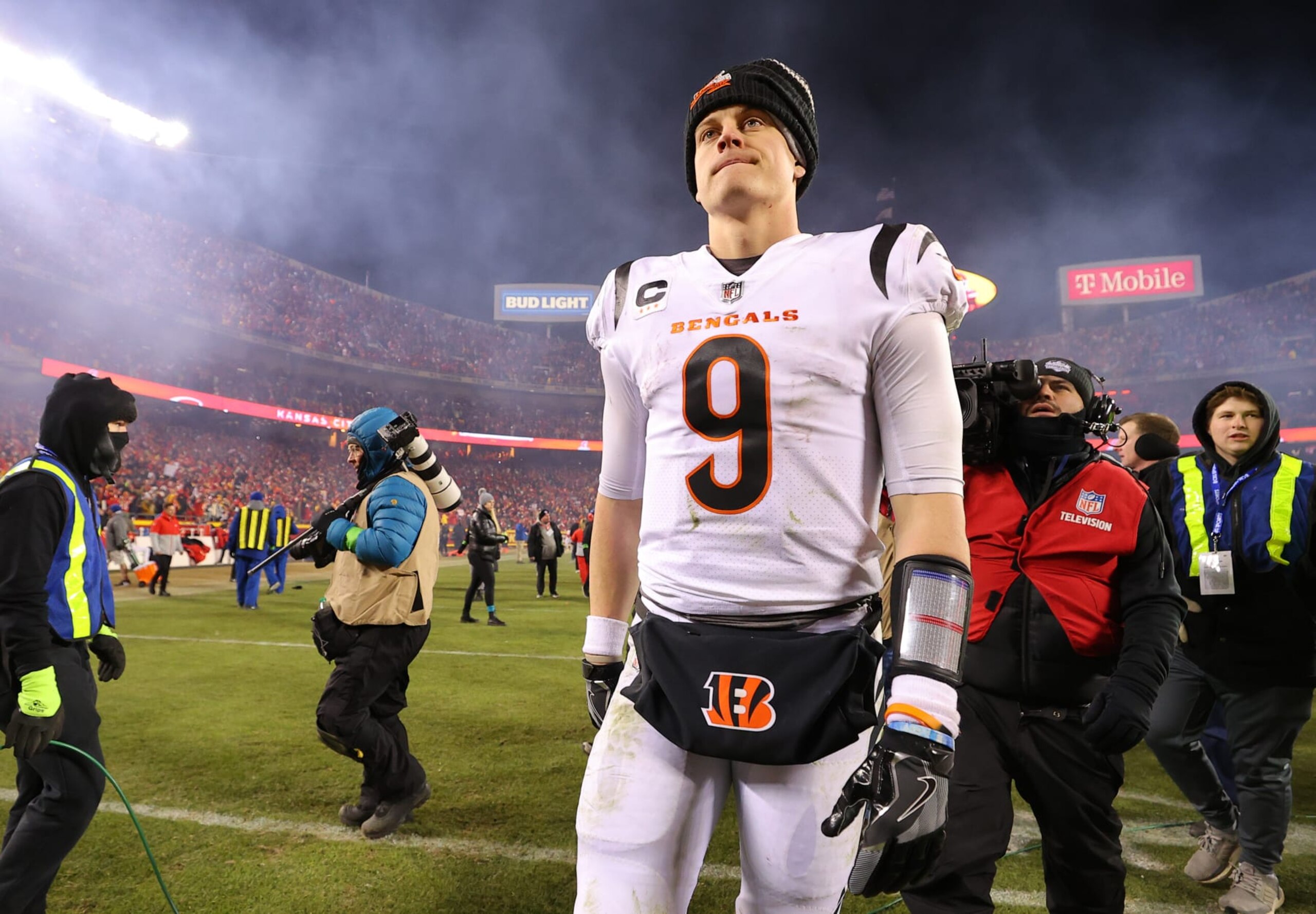 KANSAS CITY, MISSOURI - JANUARY 29: Joe Burrow #9 of the Cincinnati Bengals walks off the field after losing to the Kansas City Chiefs 23-20 in the AFC Championship Game at GEHA Field at Arrowhead Stadium on January 29, 2023 in Kansas City, Missouri. (Photo by Kevin C. Cox/Getty Images) KANSAS CITY, MISSOURI - JANUARY 29: Joe Burrow #9 of the Cincinnati Bengals walks off the field after losing to the Kansas City Chiefs 23-20 in the AFC Championship Game at GEHA Field at Arrowhead Stadium on January 29, 2023 in Kansas City, Missouri. (Photo by Kevin C. Cox/Getty Images)
