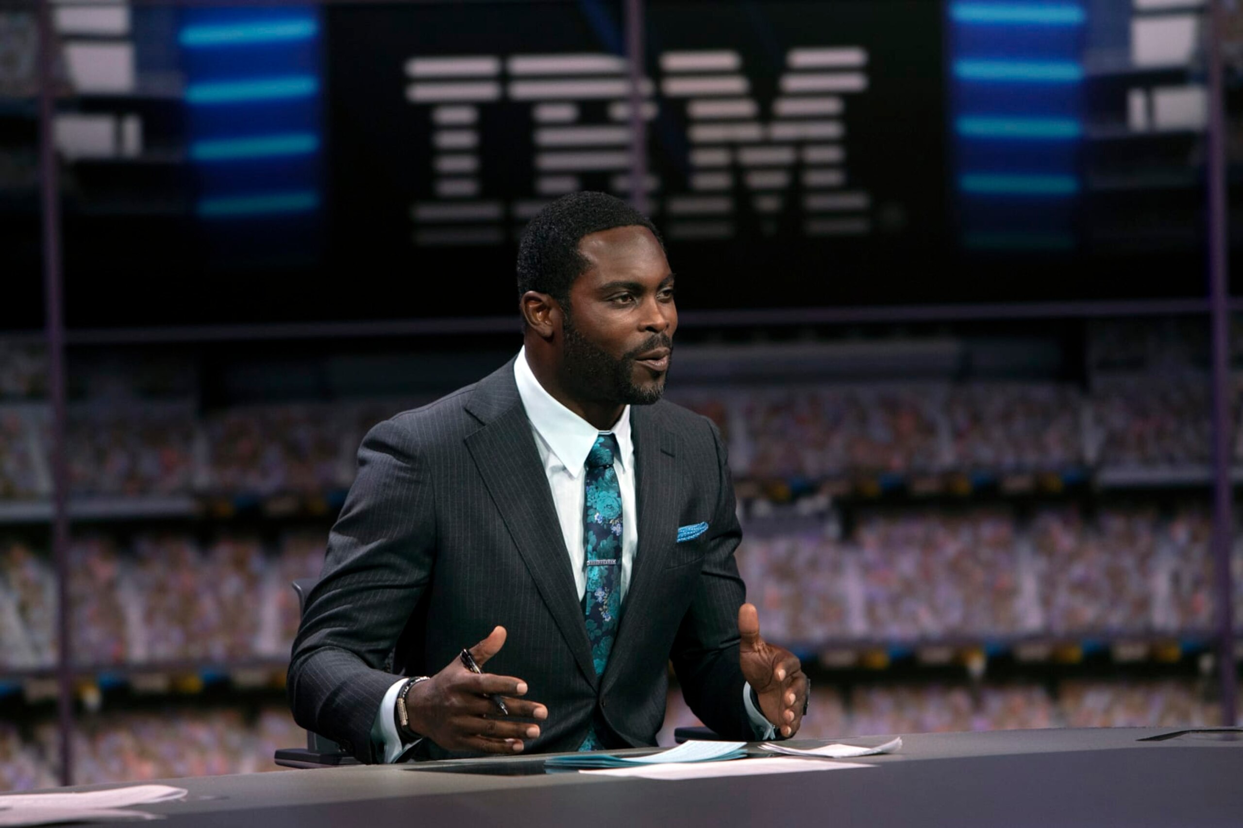LOS ANGELES, UNITED STATES - OCTOBER 31: Former NFL player and FoxNFL analyst Michael Vick on the set of Fox NFL Kickoff at the FOX Studios in Los Angles, California on Sunday, October 31, 2021.(Photo by Ian Maddox for The Washington Post via Getty Images)