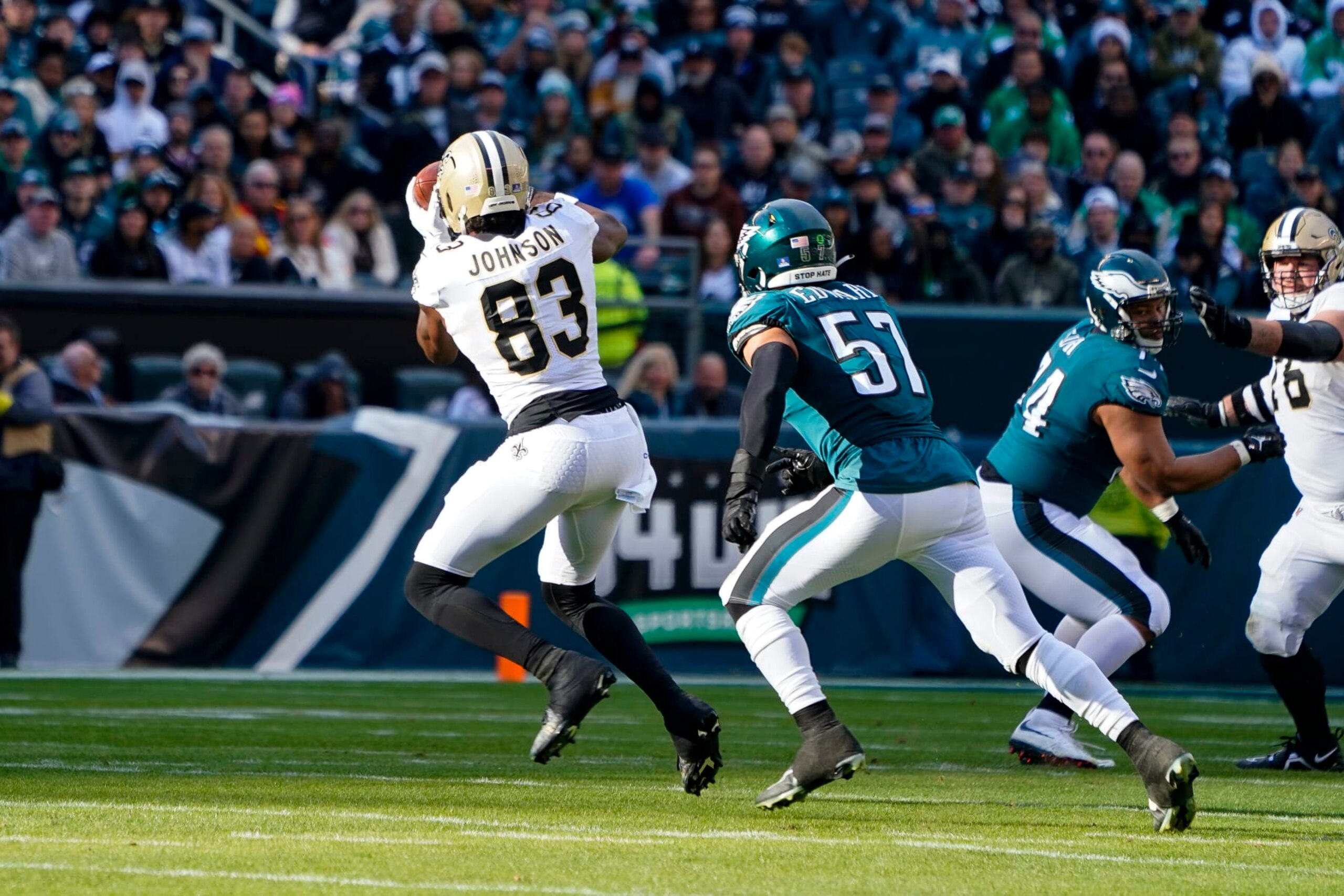 T.J. Edwards covers Juwan Johnson earlier this year. 