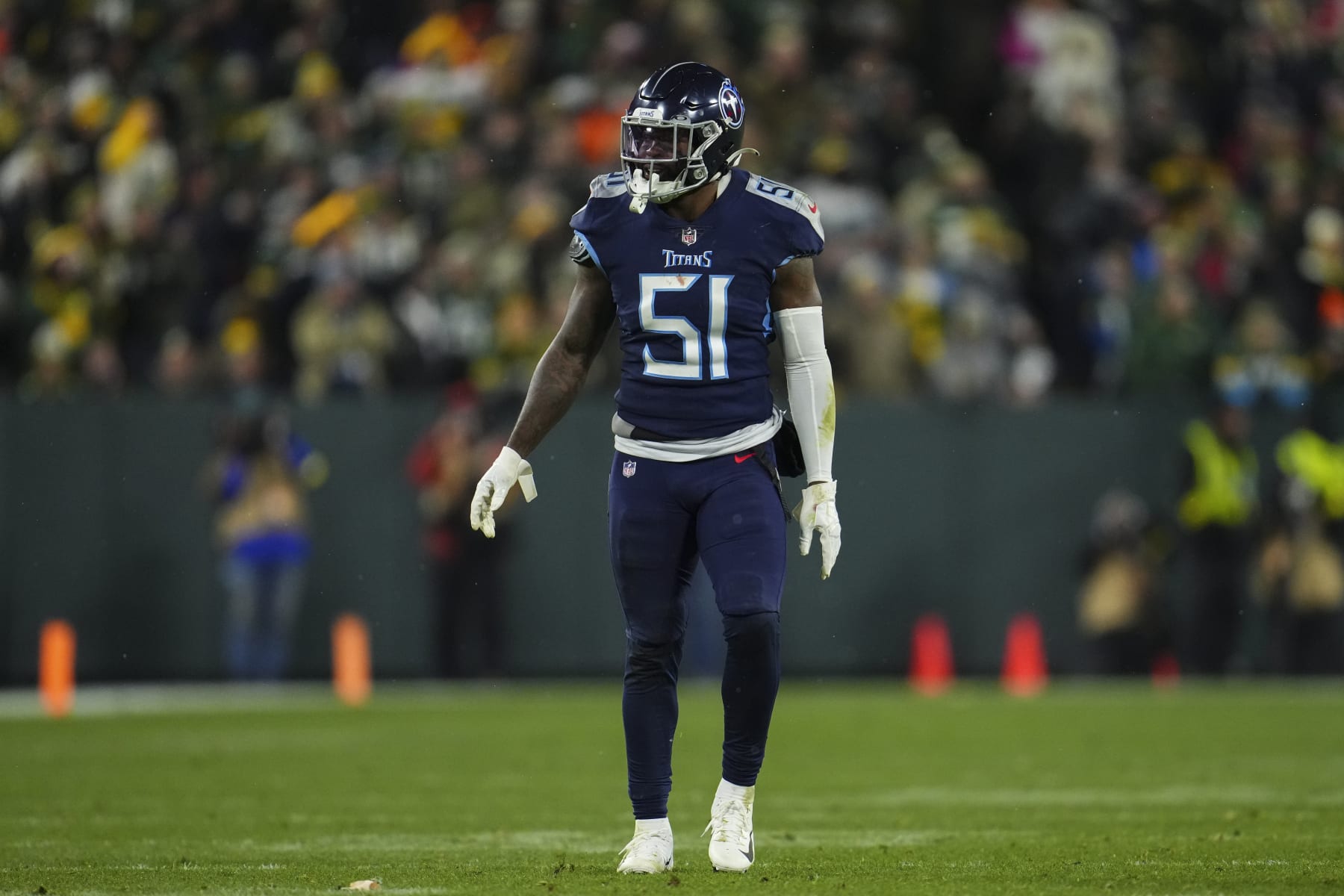 GREEN BAY, WI - NOVEMBER 17: David Long Jr. #51 of the Tennessee Titans defends against the Green Bay Packers at Lambeau on November 17, 2022 in Green Bay, Wisconsin. (Photo by Cooper Neill/Getty Images)