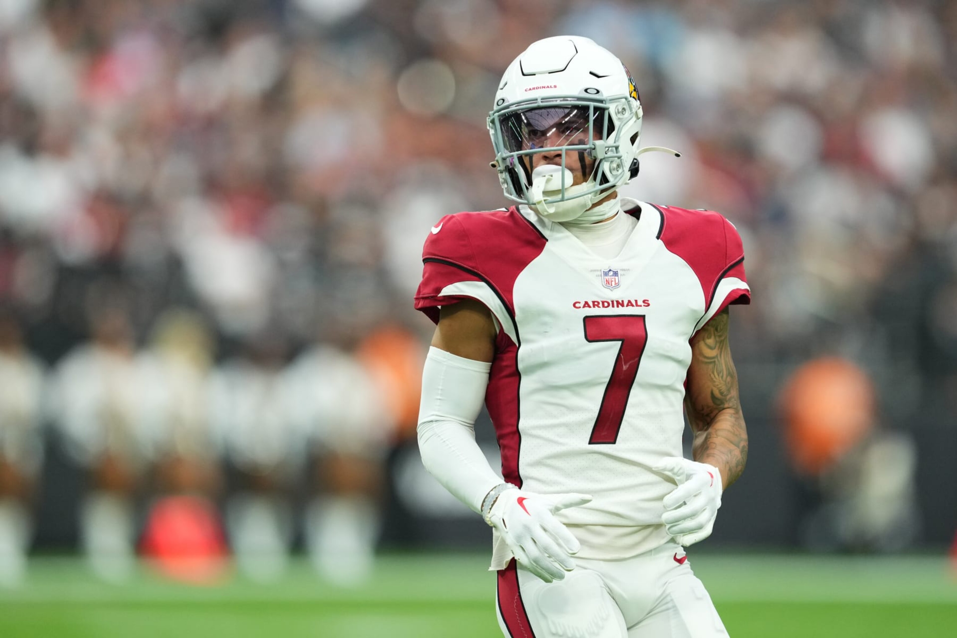 LAS VEGAS, NEVADA - SEPTEMBER 18: Cornerback Byron Murphy Jr. #7 of the Arizona Cardinals prepares for a play during the second half of a game against the Las Vegas Raiders at Allegiant Stadium on September 18, 2022 in Las Vegas, Nevada. (Photo by Chris Unger/Getty Images) LAS VEGAS, NEVADA - SEPTEMBER 18: Cornerback Byron Murphy Jr. #7 of the Arizona Cardinals prepares for a play during the second half of a game against the Las Vegas Raiders at Allegiant Stadium on September 18, 2022 in Las Vegas, Nevada. (Photo by Chris Unger/Getty Images)