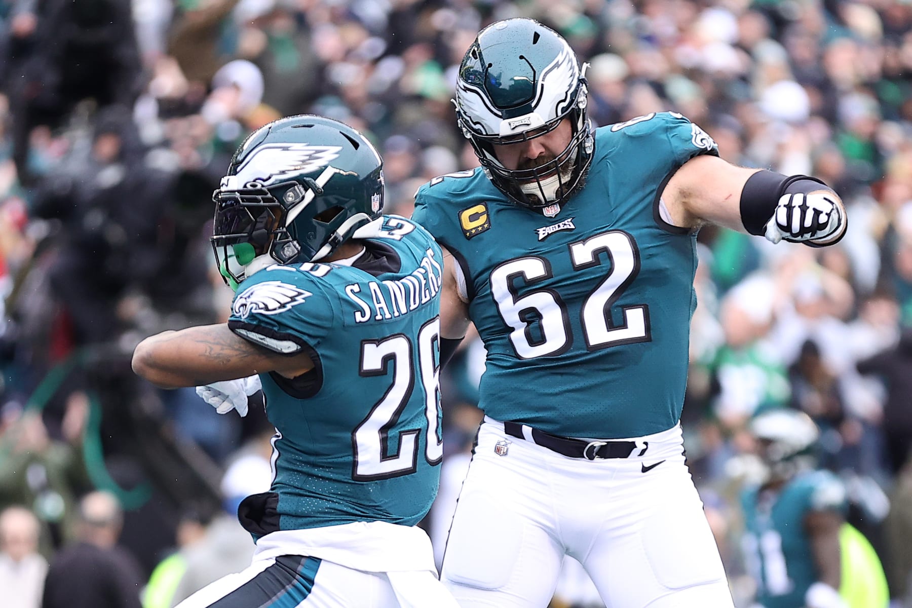 Leadership from veterans like Jason Kelce could be key for the Eagles. 