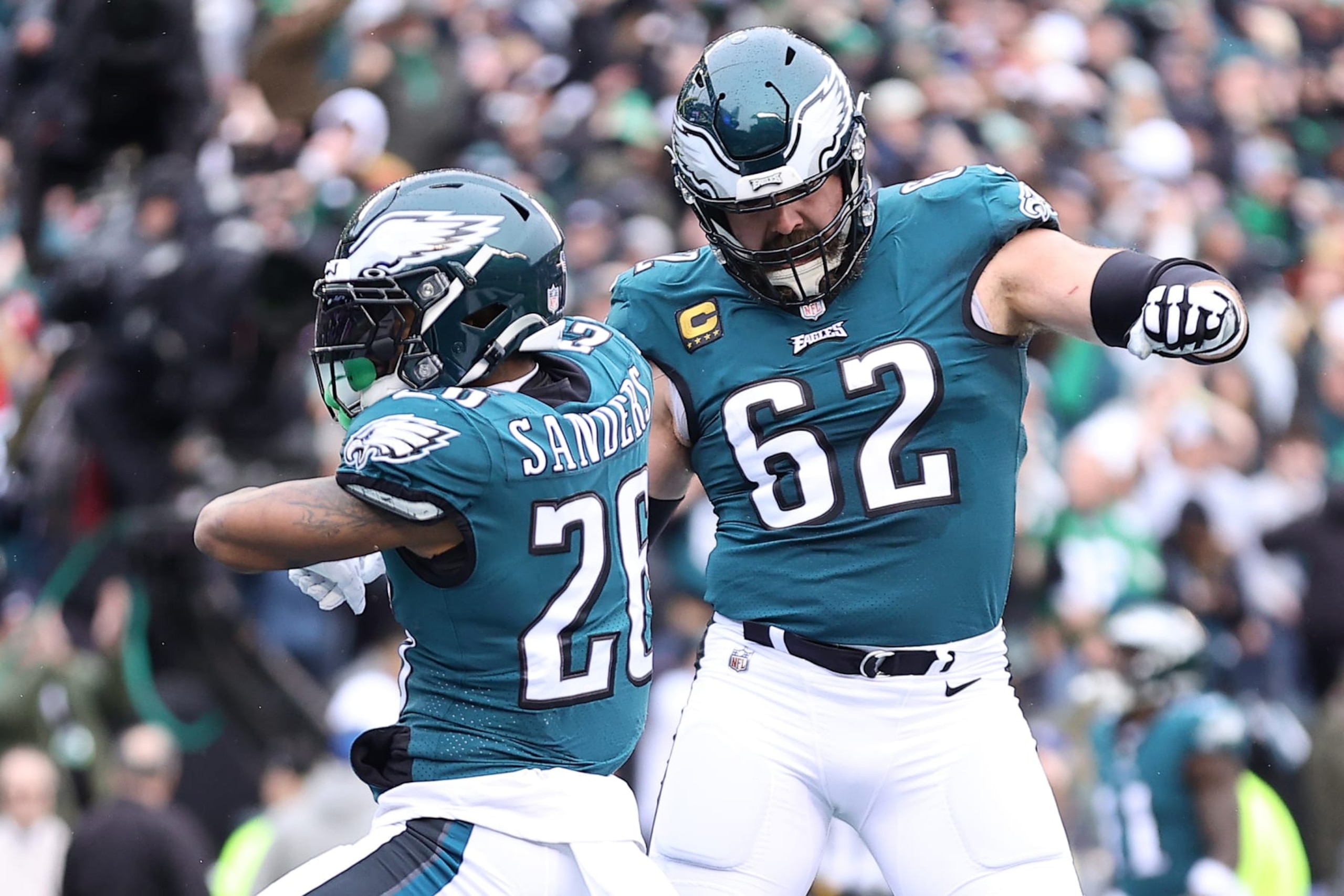 Leadership from veterans like Jason Kelce could be key for the Eagles. 