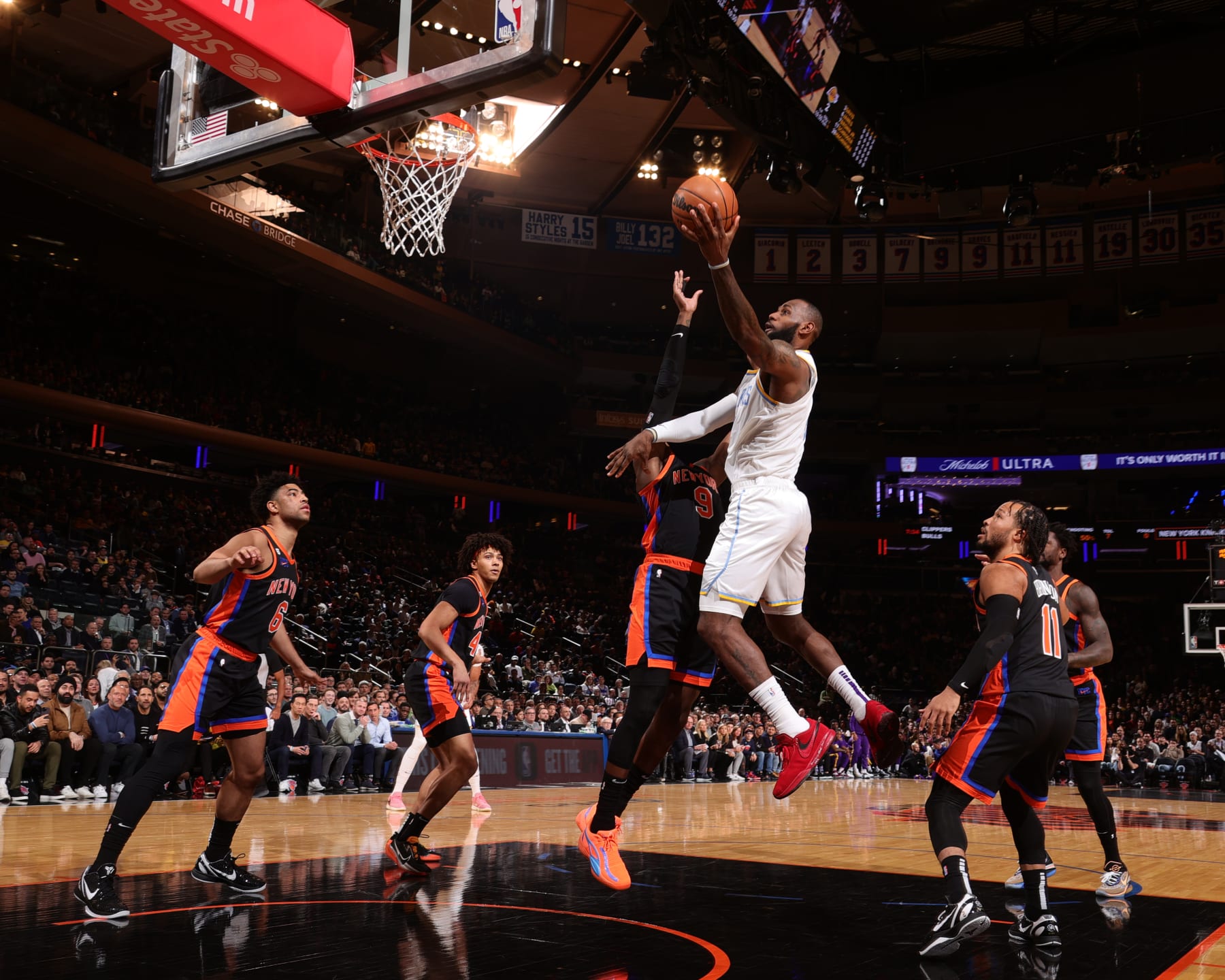NEW YORK, NY - JANUARY 31: LeBron James #6 of the Los Angeles Lakers drives to the basket during the game against the New York Knicks on January 31, 2023 at Madison Square Garden in New York City, New York.  NOTE TO USER: User expressly acknowledges and agrees that, by downloading and or using this photograph, User is consenting to the terms and conditions of the Getty Images License Agreement. Mandatory Copyright Notice: Copyright 2023 NBAE  (Photo by Nathaniel S. Butler/NBAE via Getty Images)
