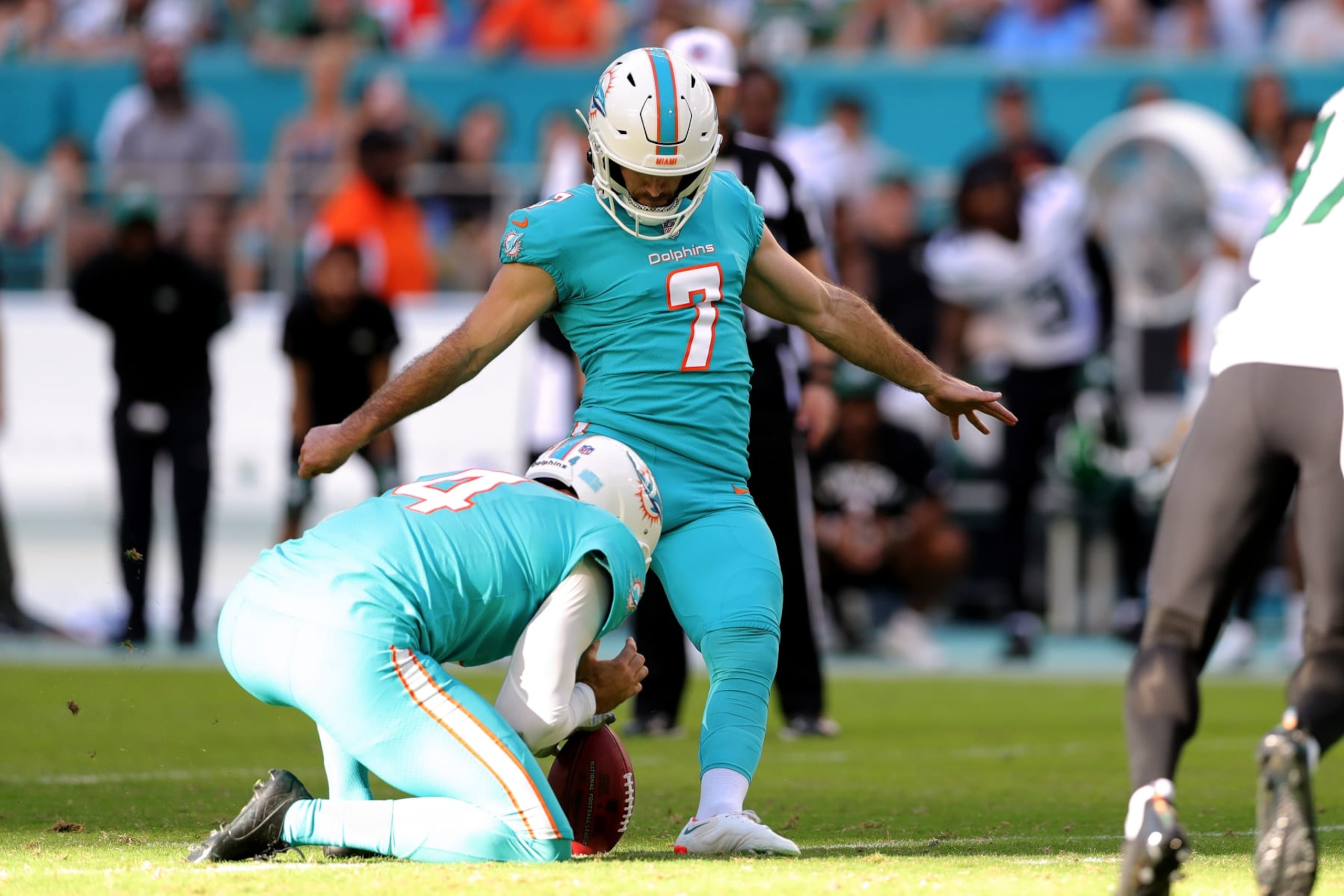 MIAMI GARDENS, FLORIDA - JANUARY 08: Jason Sanders #7 of the Miami Dolphins kicks a field goal during the final minute of the fourth quarter against the New York Jets at Hard Rock Stadium on January 08, 2023 in Miami Gardens, Florida. (Photo by Megan Briggs/Getty Images)