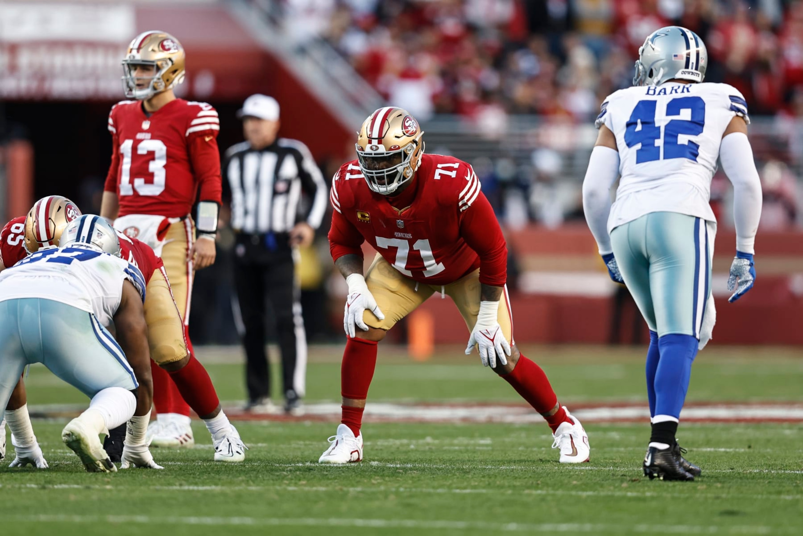 SANTA CLARA, CALIFORNIA - JANUARY 22: Trent Williams #71 of the San Francisco 49ers lines up during an NFL divisional round playoff football game between the San Francisco 49ers and the Dallas Cowboys at Levi's Stadium on January 22, 2023 in Santa Clara, California. (Photo by Michael Owens/Getty Images)