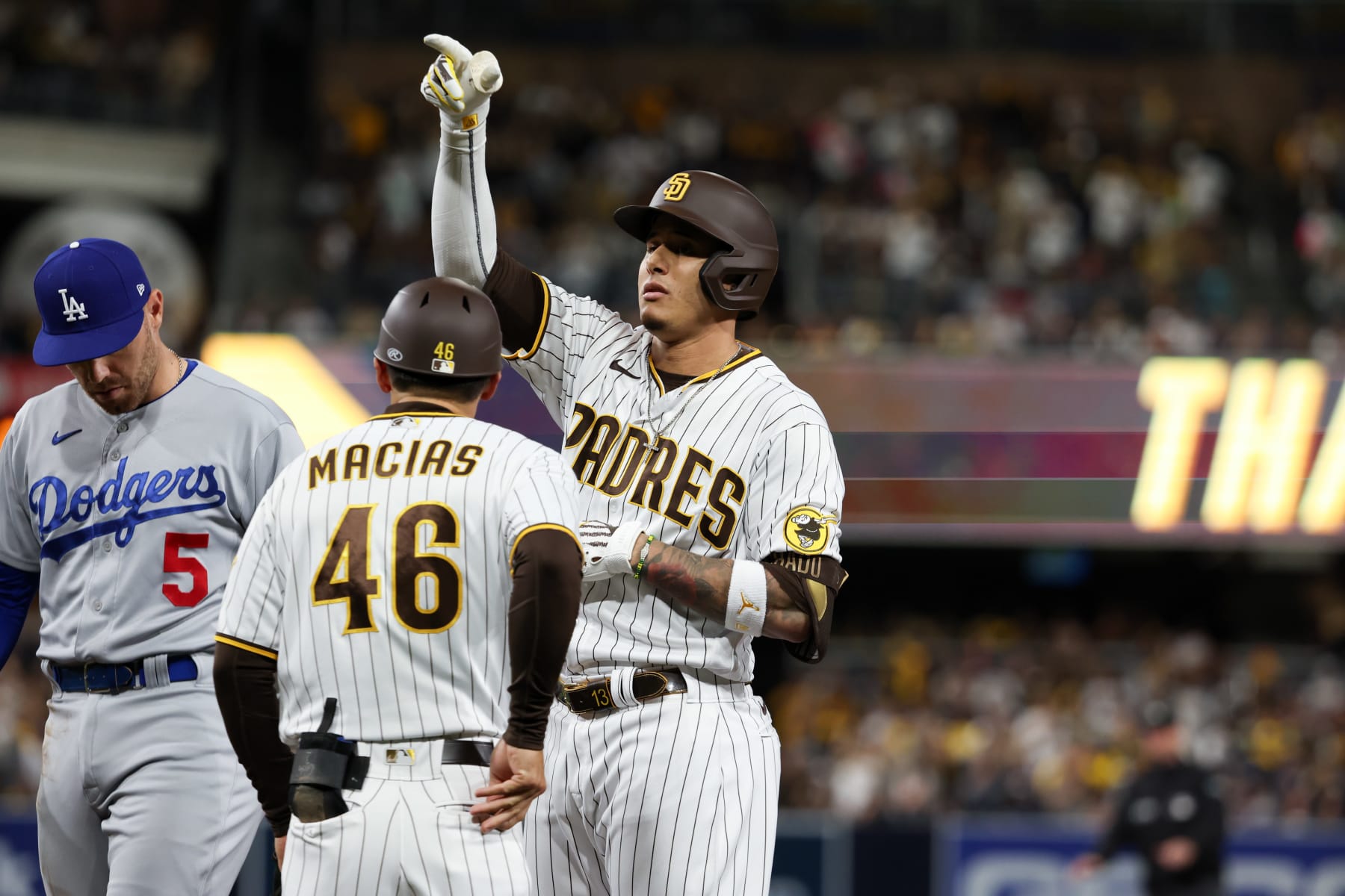 Do the odds have the Padres and Dodgers in the right order?