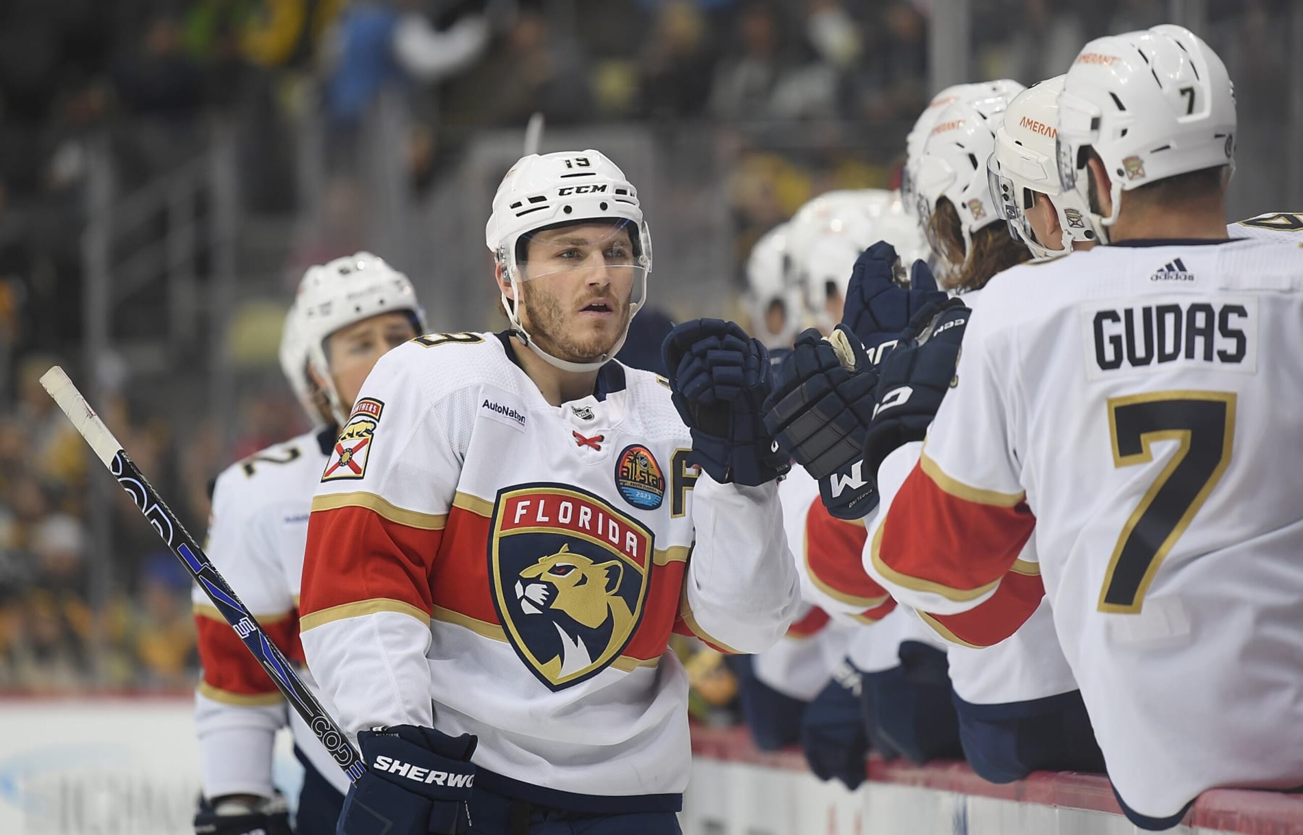 PITTSBURGH, PA - JANUARY 24: Matthew Tkachuk #19 of the Florida Panthers celebrates with teammates on the bench after scoring a goal in the first period during the game against the Pittsburgh Penguins at PPG PAINTS Arena on January 24, 2023 in Pittsburgh, Pennsylvania. (Photo by Justin Berl/Getty Images)