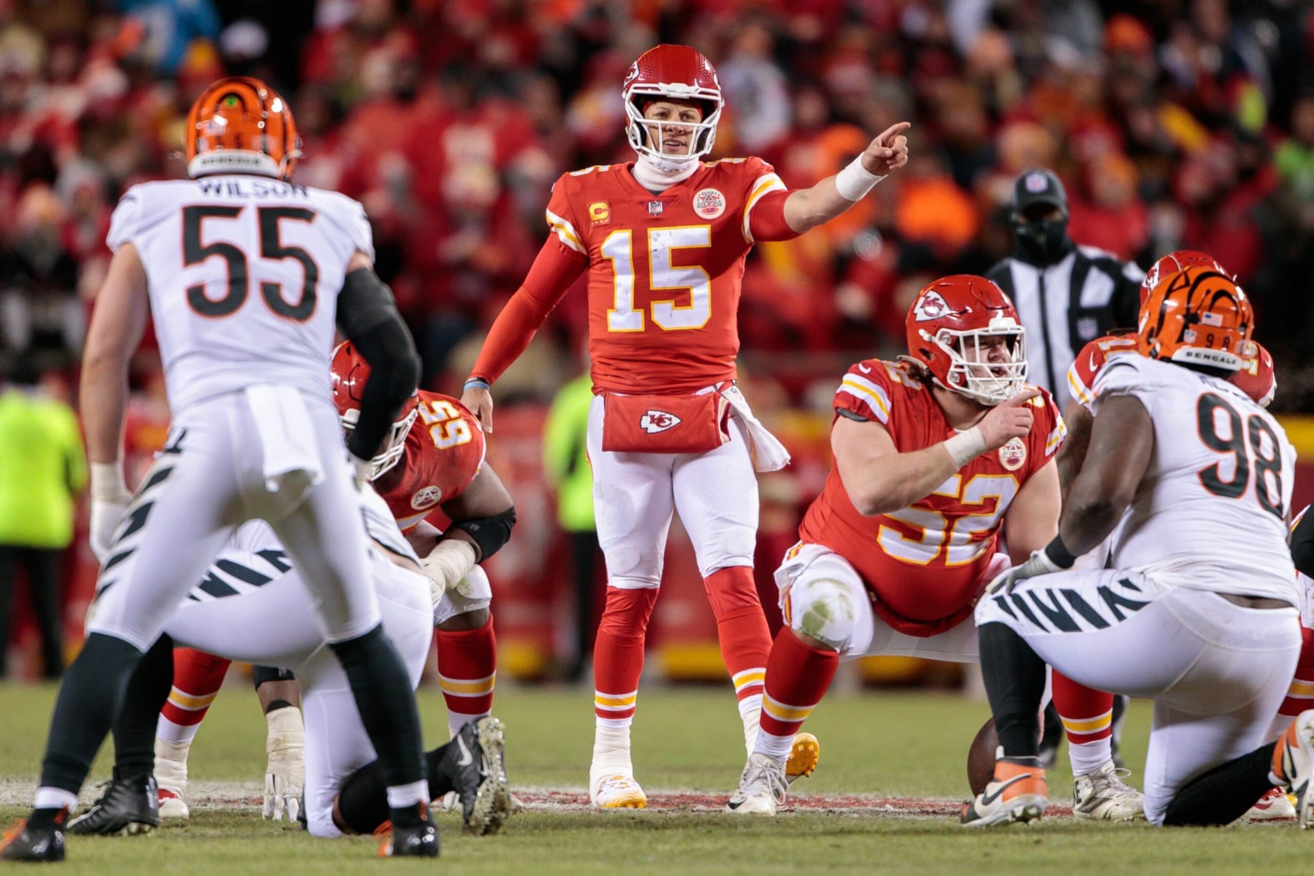 KANSAS CITY, MO - JANUARY 29: Kansas City Chiefs quarterback Patrick Mahomes (15) behind the line during the game against the Cincinnati Bengals on January 29th, 2023 at Arrowhead Stadium in Kansas City, Missouri. (Photo by William Purnell/Icon Sportswire via Getty Images) KANSAS CITY, MO - JANUARY 29: Kansas City Chiefs quarterback Patrick Mahomes (15) behind the line during the game against the Cincinnati Bengals on January 29th, 2023 at Arrowhead Stadium in Kansas City, Missouri. (Photo by William Purnell/Icon Sportswire via Getty Images)