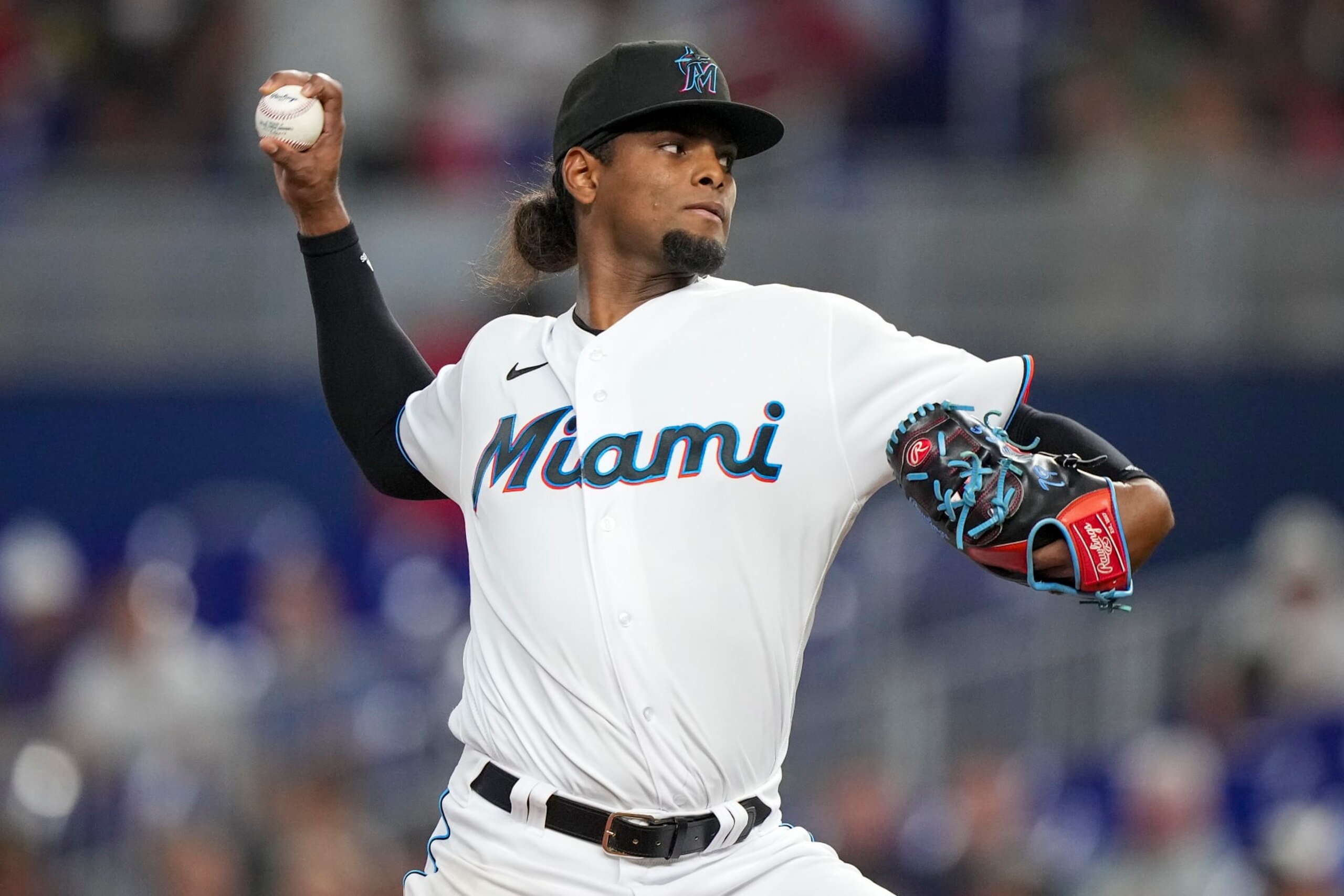 MIAMI, FLORIDA - AUGUST 16: Edward Cabrera #27 of the Miami Marlins throws a pitch during the second inning against the San Diego Padres at loanDepot park on August 16, 2022 in Miami, Florida. (Photo by Eric Espada/Getty Images) MIAMI, FLORIDA - AUGUST 16: Edward Cabrera #27 of the Miami Marlins throws a pitch during the second inning against the San Diego Padres at loanDepot park on August 16, 2022 in Miami, Florida. (Photo by Eric Espada/Getty Images)