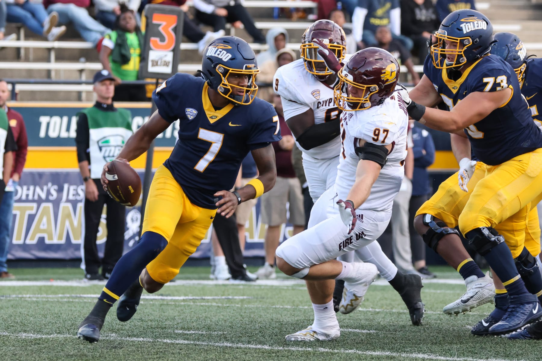 Toledo QB Dequan Finn