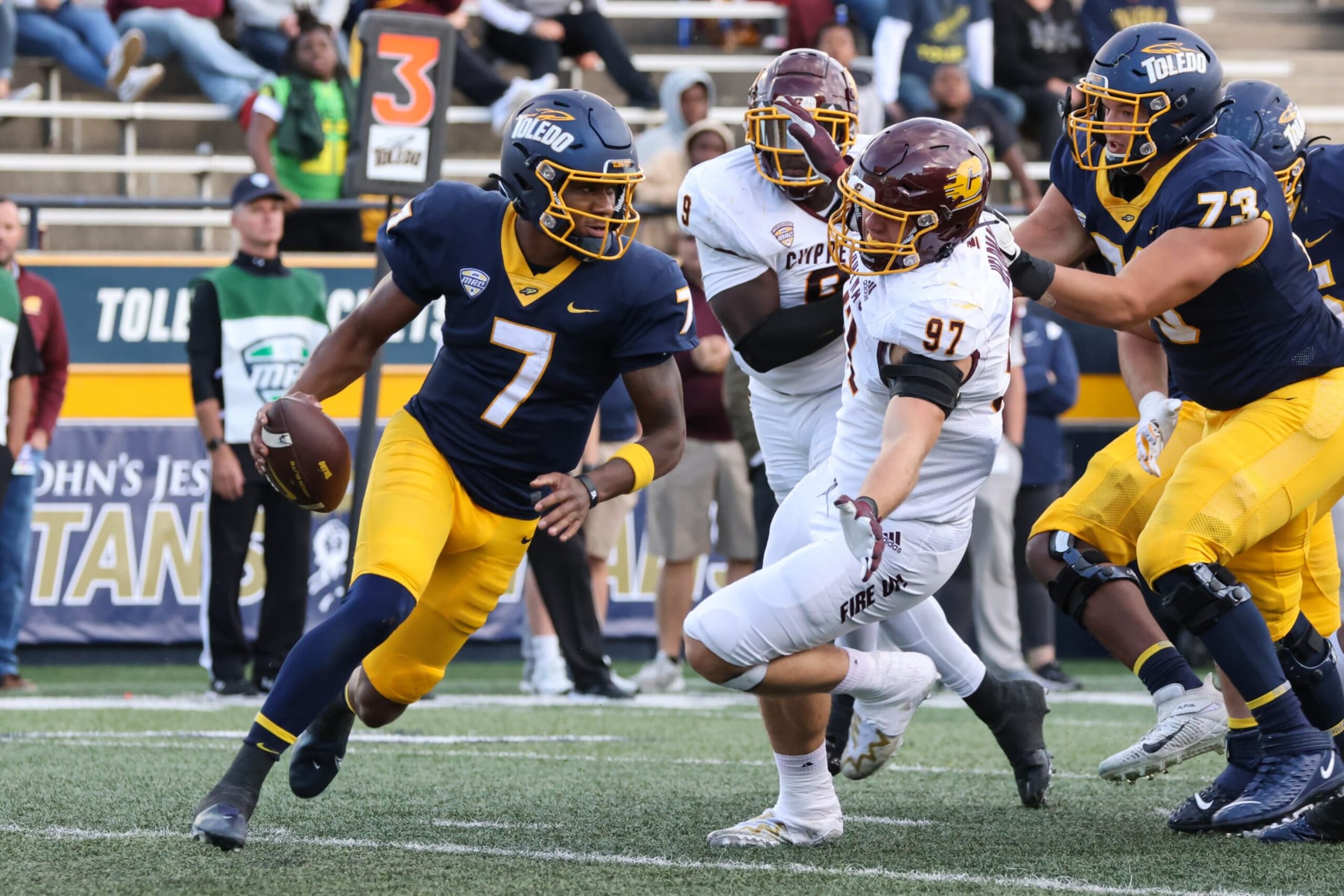 Toledo QB Dequan Finn