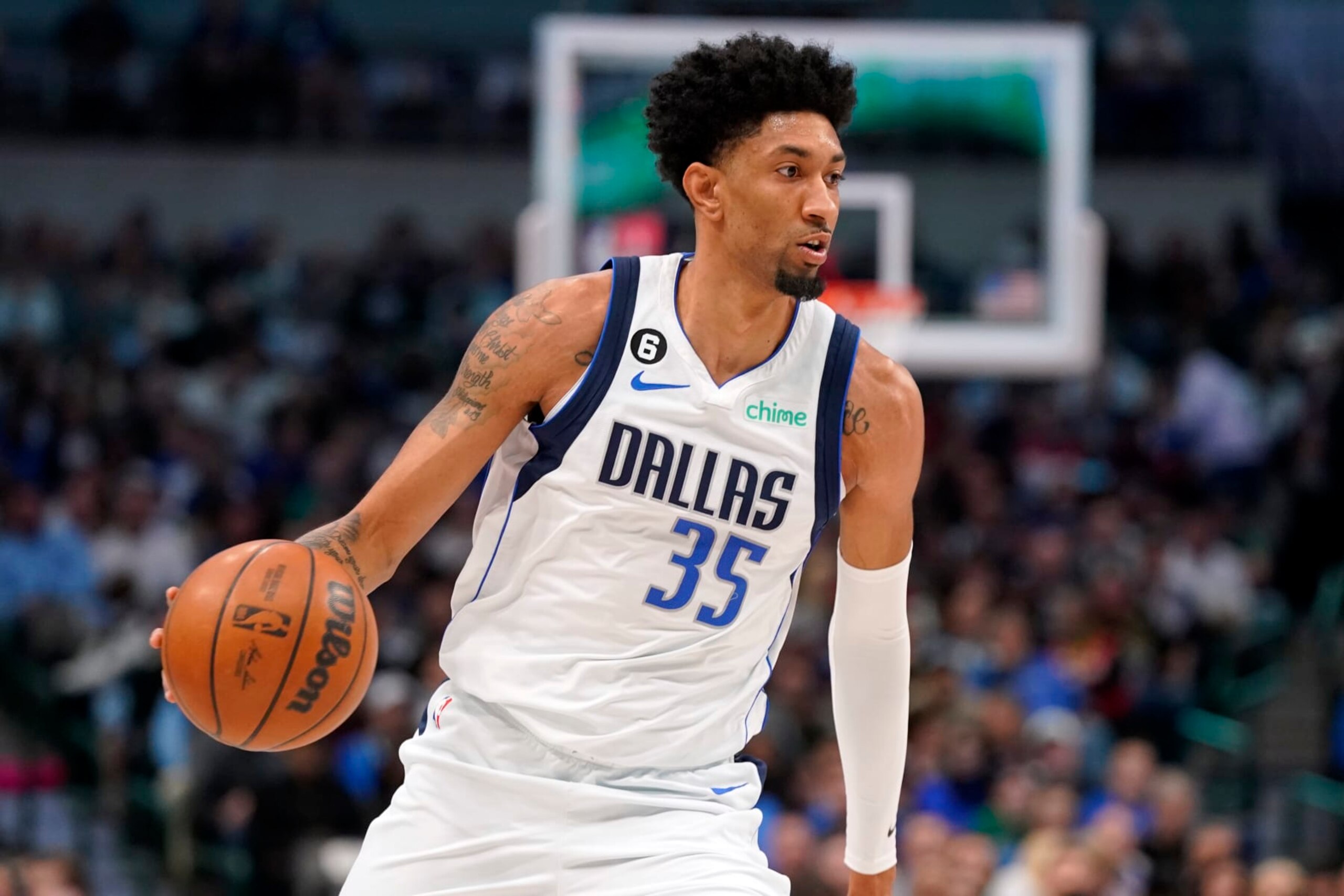 DALLAS, TEXAS - JANUARY 07: Christian Wood #35 of the Dallas Mavericks controls the ball during the first half against the New Orleans Pelicans at American Airlines Center on January 07, 2023 in Dallas, Texas. NOTE TO USER: User expressly acknowledges and agrees that, by downloading and or using this photograph, User is consenting to the terms and conditions of the Getty Images License Agreement. (Photo by Sam Hodde/Getty Images) DALLAS, TEXAS - JANUARY 07: Christian Wood #35 of the Dallas Mavericks controls the ball during the first half against the New Orleans Pelicans at American Airlines Center on January 07, 2023 in Dallas, Texas. NOTE TO USER: User expressly acknowledges and agrees that, by downloading and or using this photograph, User is consenting to the terms and conditions of the Getty Images License Agreement. (Photo by Sam Hodde/Getty Images)