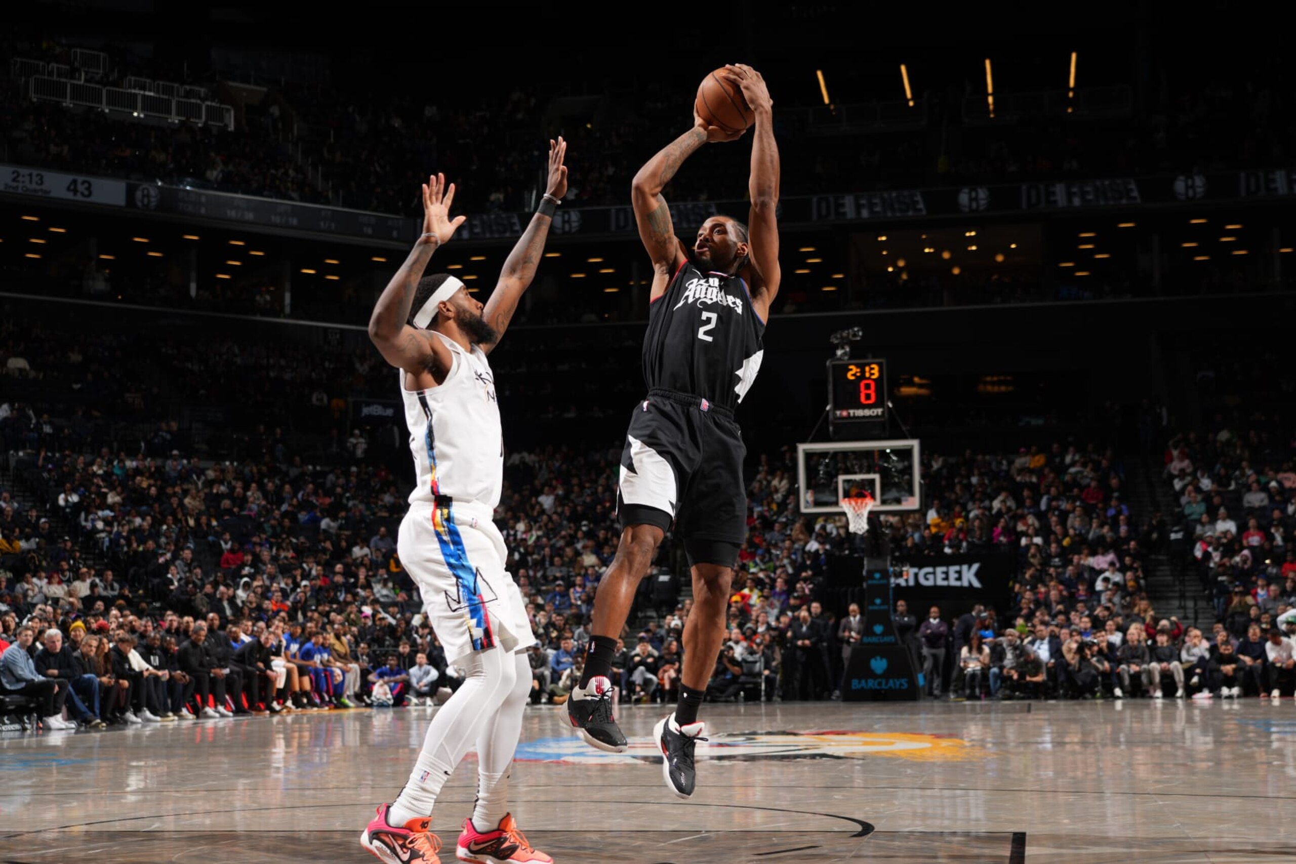 BROOKLYN, NY - FEBRUARY 6: Kawhi Leonard #2 of the LA Clippers shoots the ball during the game against the Brooklyn Nets on February 6, 2023 at Barclays Center in Brooklyn, New York. NOTE TO USER: User expressly acknowledges and agrees that, by downloading and or using this Photograph, user is consenting to the terms and conditions of the Getty Images License Agreement. Mandatory Copyright Notice: Copyright 2023 NBAE (Photo by Jesse D. Garrabrant/NBAE via Getty Images)
