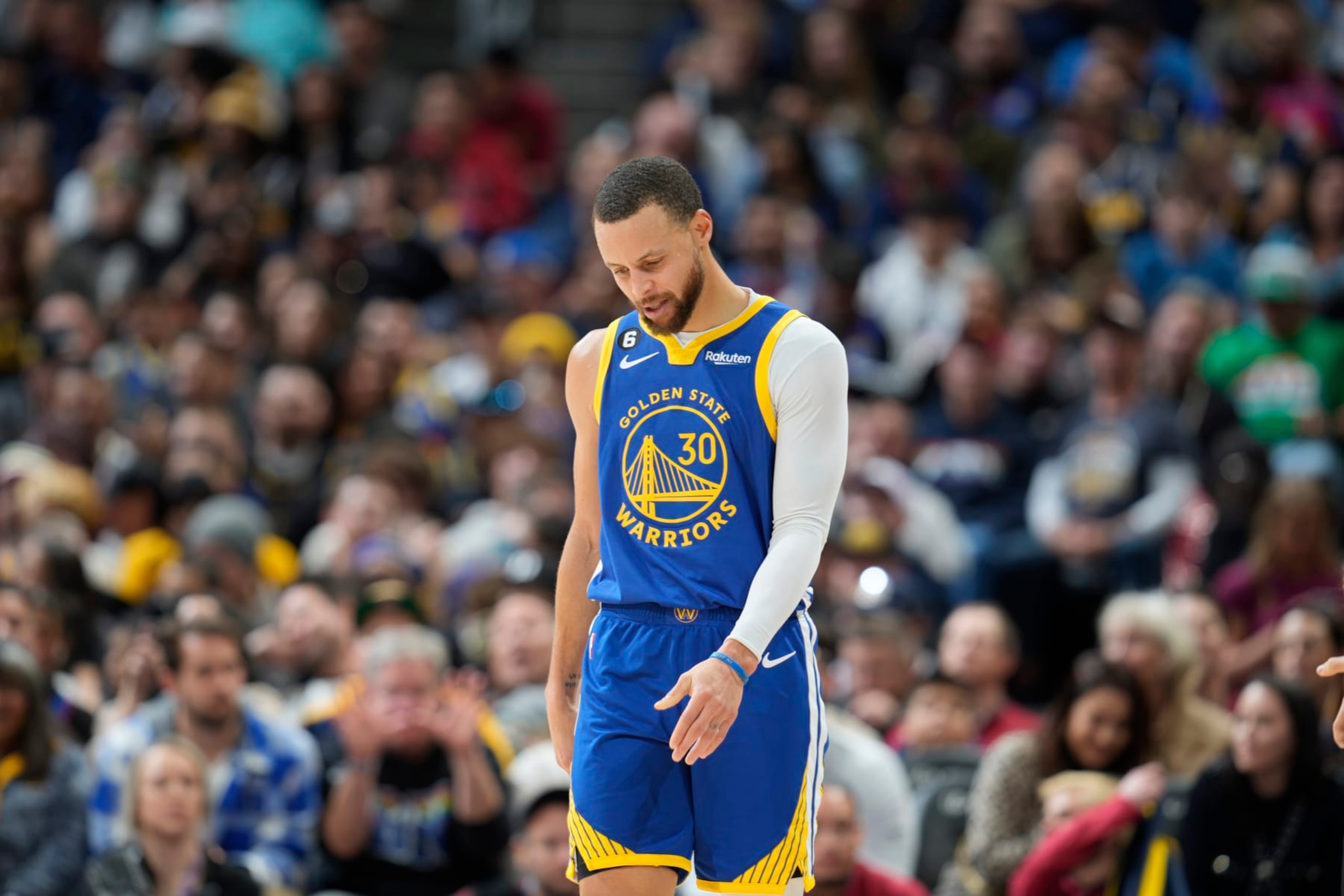 Golden State Warriors guard Stephen Curry (30) in the second half of an NBA basketball game Thursday, Feb. 2, 2023, in Denver. (AP Photo/David Zalubowski)