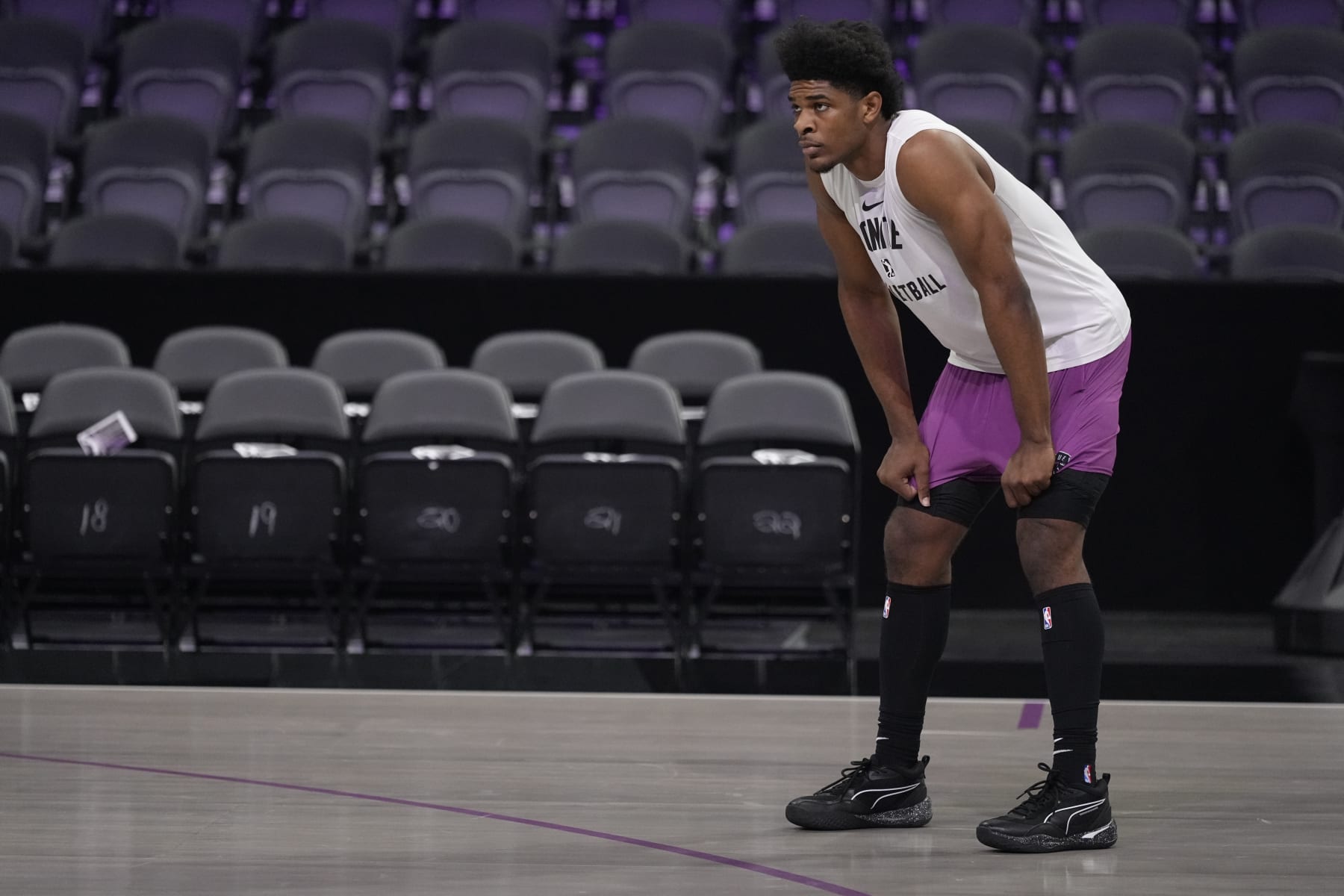 HENDERSON, NV - JANUARY 17: Scoot Henderson #0 of the G League Ignite warms up before the game against the Fort Wayne Mad Ants on January 17, 2023 at The Dollar Loan Center in Henderson, Nevada. NOTE TO USER: User expressly acknowledges and agrees that, by downloading and or using this photograph, User is consenting to the terms and conditions of the Getty Images License Agreement. Mandatory Copyright Notice: Copyright 2023 NBAE (Photo by Jeff Bottari/NBAE via Getty Images)