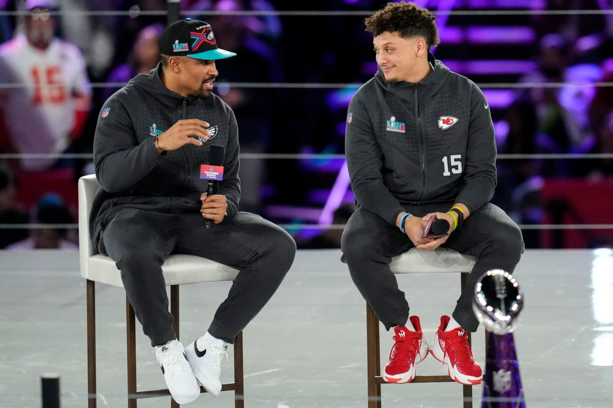 Jalen Hurts (left) and Patrick Mahomes (right)
