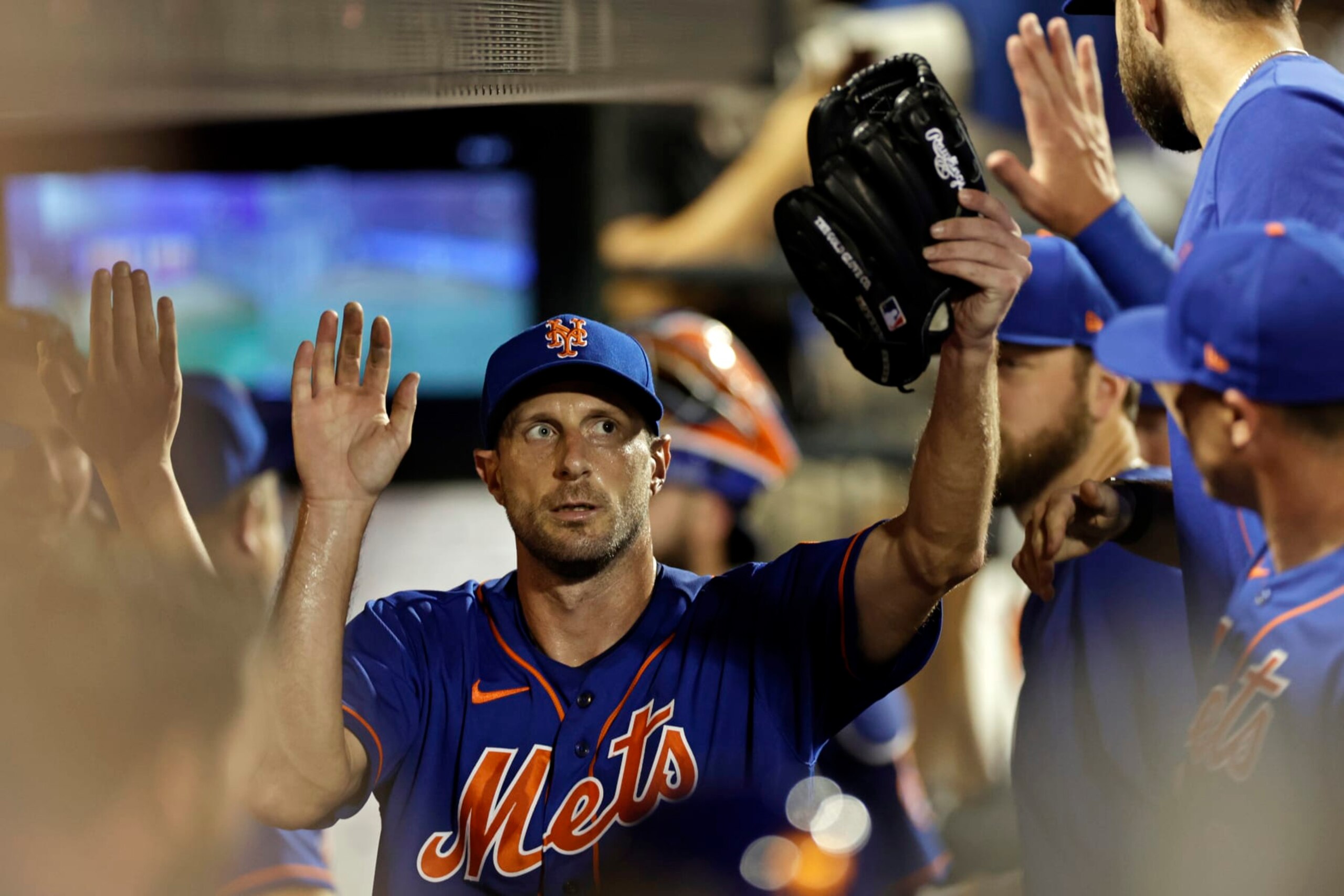 NEW YORK, NY - AUGUST 6: Max Scherzer #21 of the New York Mets reacts during the seventh inning against the Atlanta Braves in the second game of a doubleheader at Citi Field on August 6, 2022 in the Queens borough of New York City. (Photo by Adam Hunger/Getty Images)