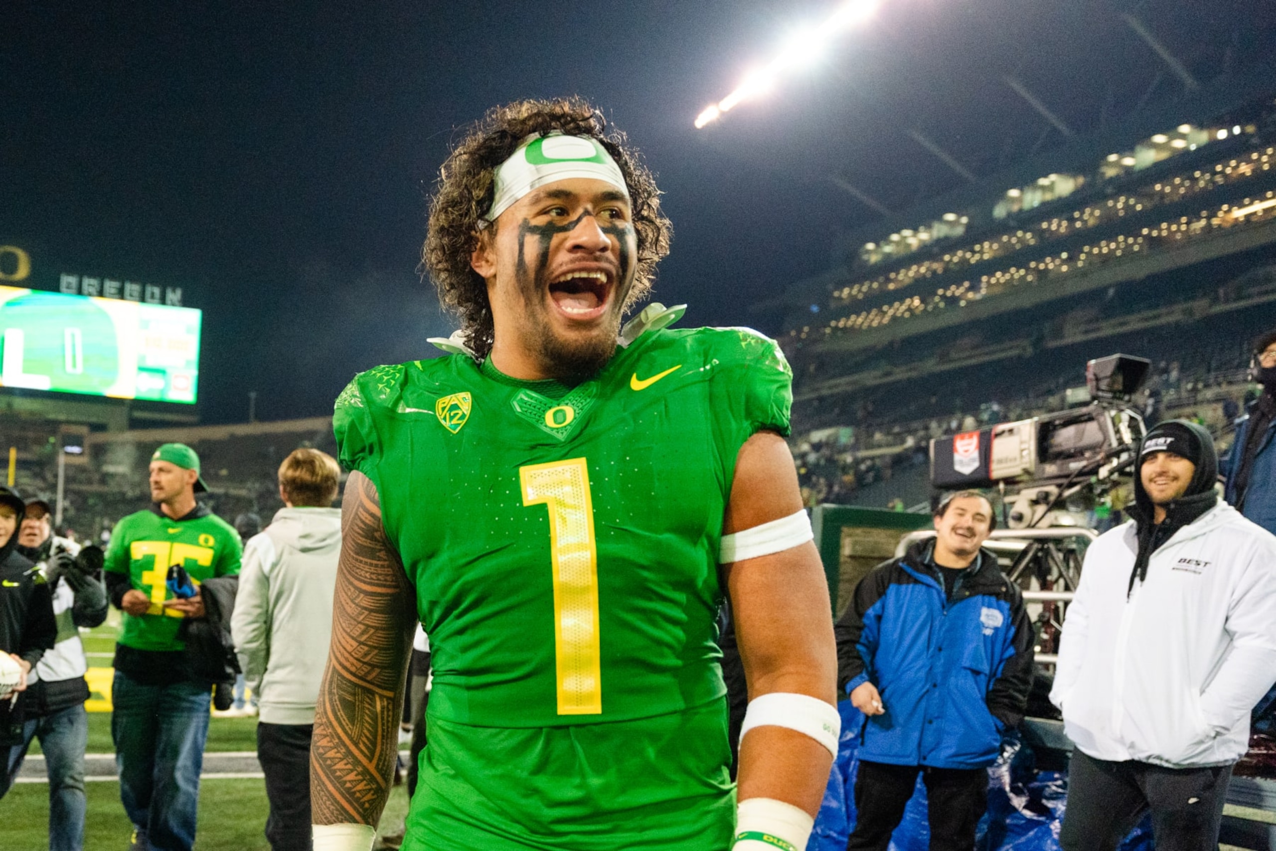 EUGENE, OR - NOVEMBER 19: Linebacker Noah Sewell #1 of the Oregon Ducks reacts after the Ducks won 20-17 over the visiting Utah Utes at Autzen Stadium on November 19, 2022 in Eugene, Oregon. (Photo by Ali Gradischer/Getty Images)