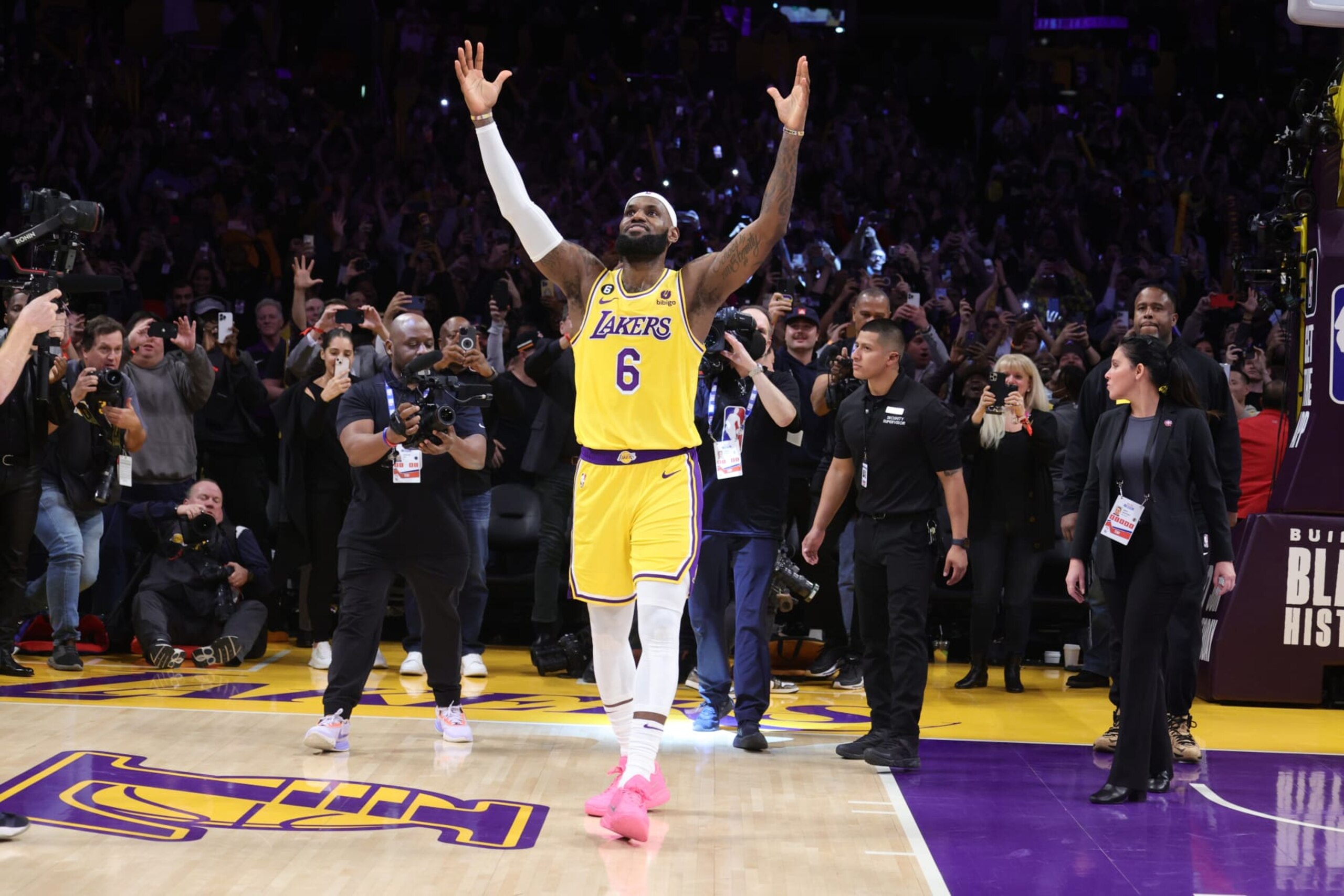 LOS ANGELES, CA - FEBRUARY 7: LeBron James #6 of the Los Angeles Lakers celebrates after breaking Kareem Abdul-Jabbars, all time scoring record of 38,387 points during the game against the Oklahoma City Thunder on February 7, 2023 at Crypto.Com Arena in Los Angeles, California. NOTE TO USER: User expressly acknowledges and agrees that, by downloading and/or using this Photograph, user is consenting to the terms and conditions of the Getty Images License Agreement. Mandatory Copyright Notice: Copyright 2023 NBAE (Photo by Nathaniel S. Butler/NBAE via Getty Images)