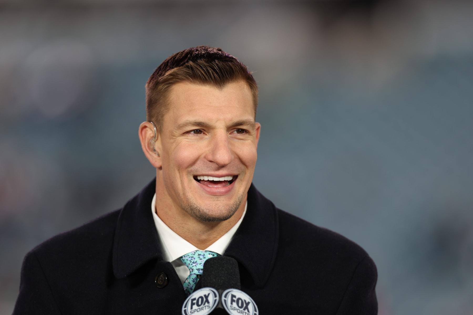 Football: NFC Championship: Fox broadcaster Rob Gronkowski looks on during the Philadelphia Eagles vs San Francisco 49ers game at Lincoln Financial Stadium. 
Philadelphia, PA 1/29/2023 
CREDIT: Simon Bruty (Photo by Simon Bruty/Sports Illustrated via Getty Images) 
(Set Number: X164295 TK1)