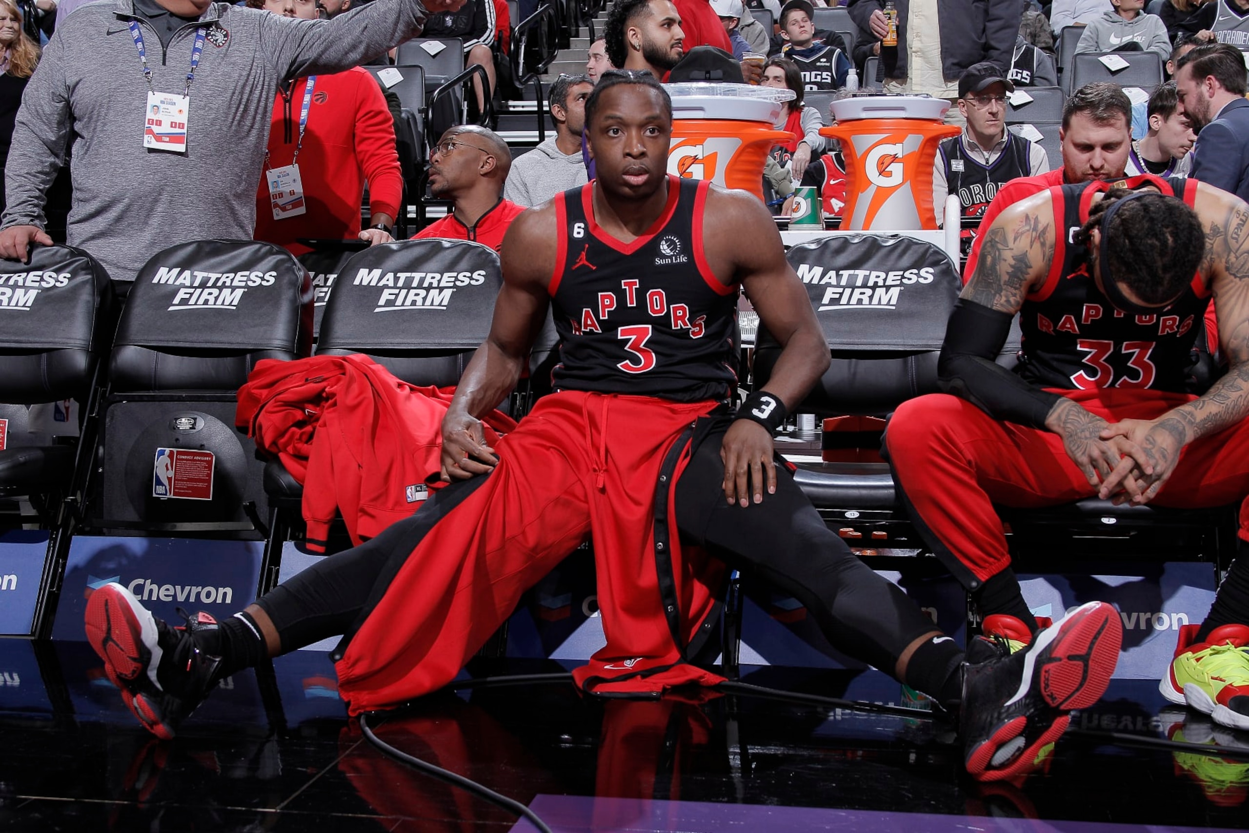 SACRAMENTO, CA - JANUARY 25: O.G. Anunoby #3 of the Toronto Raptors sitting on the bench prior to the game against the Sacramento Kings on January 25, 2023 at Golden 1 Center in Sacramento, California. NOTE TO USER: User expressly acknowledges and agrees that, by downloading and or using this photograph, User is consenting to the terms and conditions of the Getty Images Agreement. Mandatory Copyright Notice: Copyright 2023 NBAE (Photo by Rocky Widner/NBAE via Getty Images)