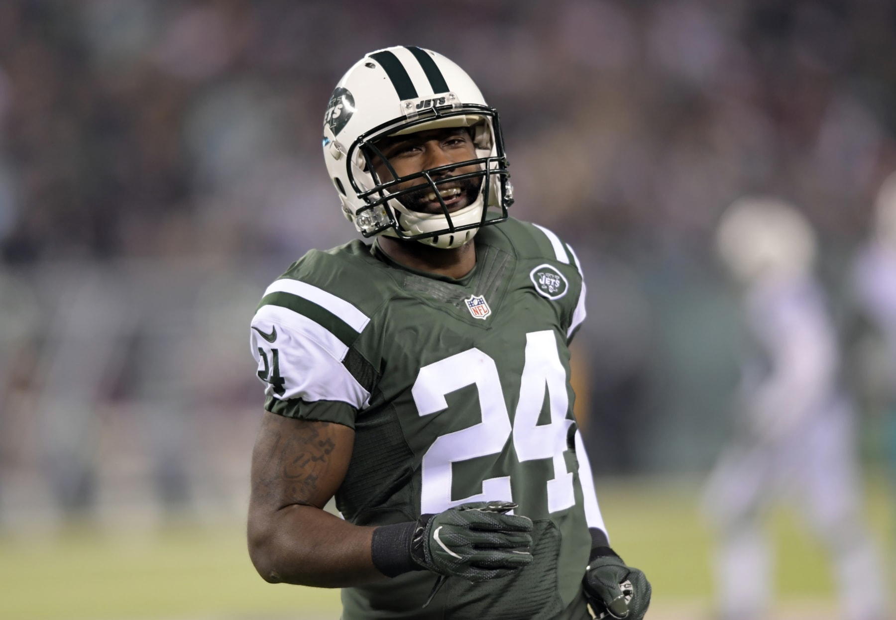 EAST RUTHERFORD, NJ - DECEMBER 17: New York Jets Cornerback Darrelle Revis (24) reacts on the play 
during the NY Jets vs Miami Dolphins NFL football game on Saturday, December 17, 2016 at Met-Life Stadium in East Rutherford, NJ. (Photo by Alan Schaefer/Icon Sportswire via Getty Images)