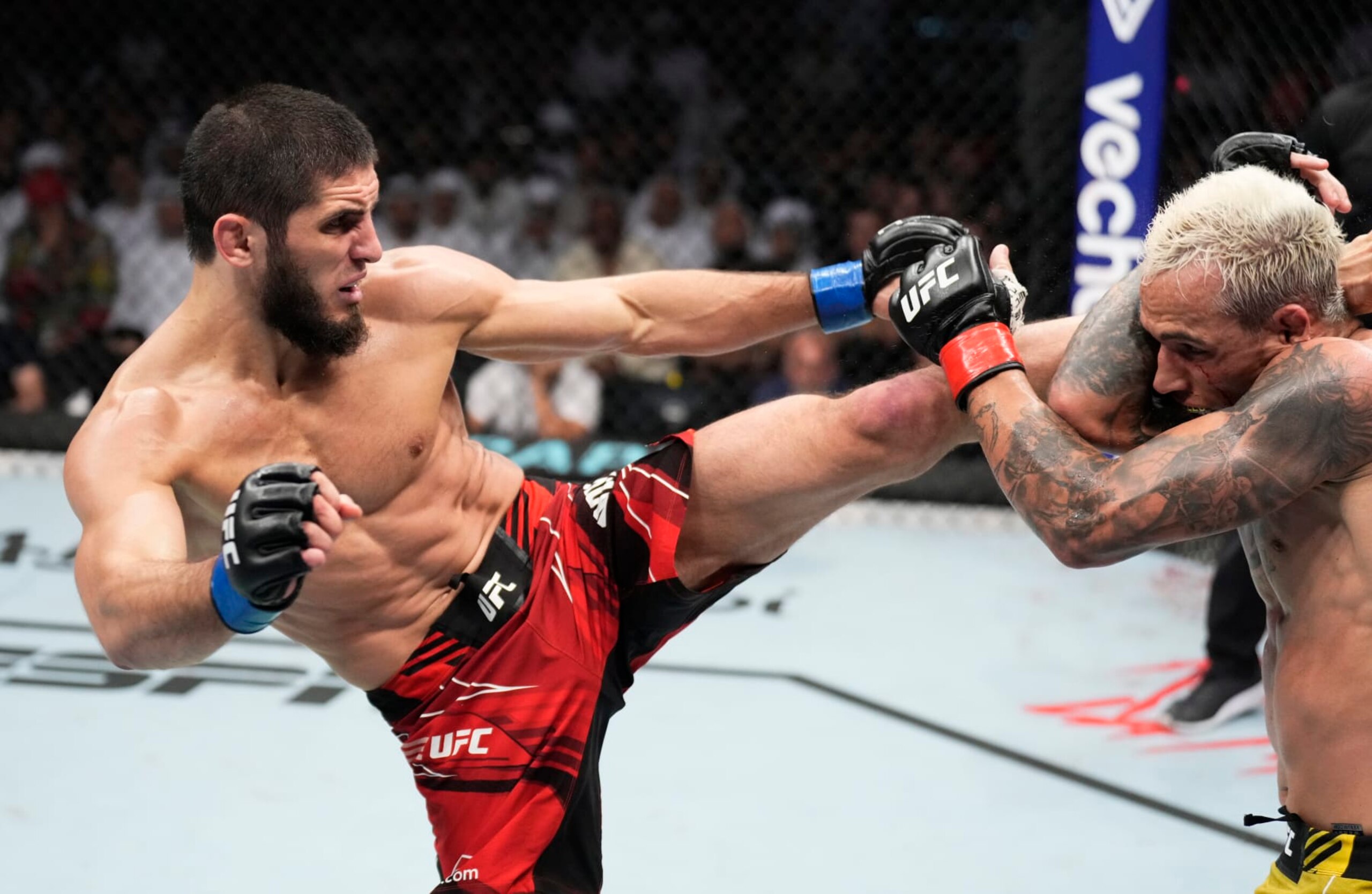 Islam Makhachev (left) overwhelmed Charles Oliveira in his last fight.