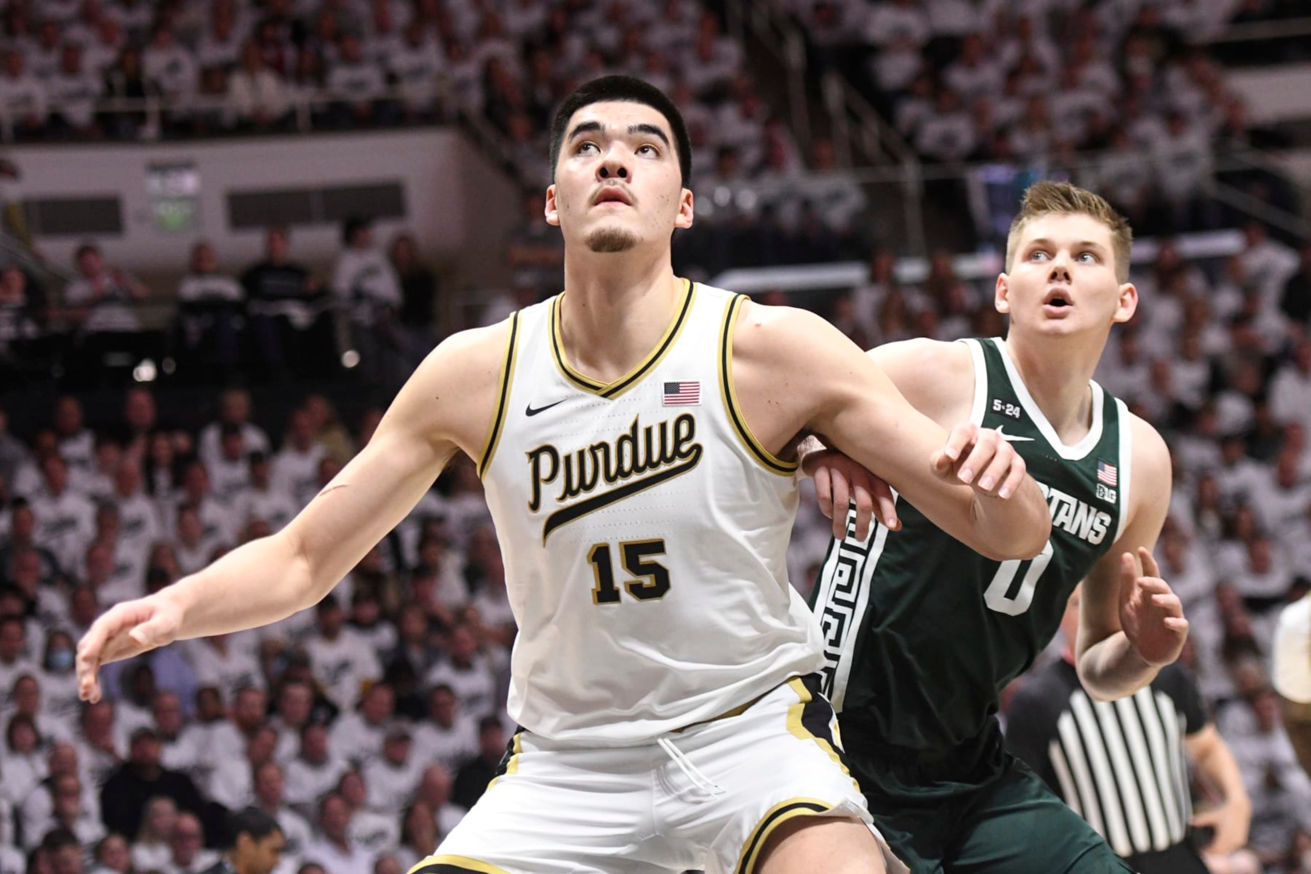 WEST LAFAYETTE, IN - JANUARY 29: Purdue Boilermakers Center Zach Edey (15) and Michigan State Spartans forward Jaxon Kohler (0) vie for a rebound during the college basketball game between the Michigan State Spartans and the Purdue Boilermakers on January 29, 2023, at Mackey Arena in West Lafayette, Indiana. (Photo by Michael Allio/Icon Sportswire via Getty Images)