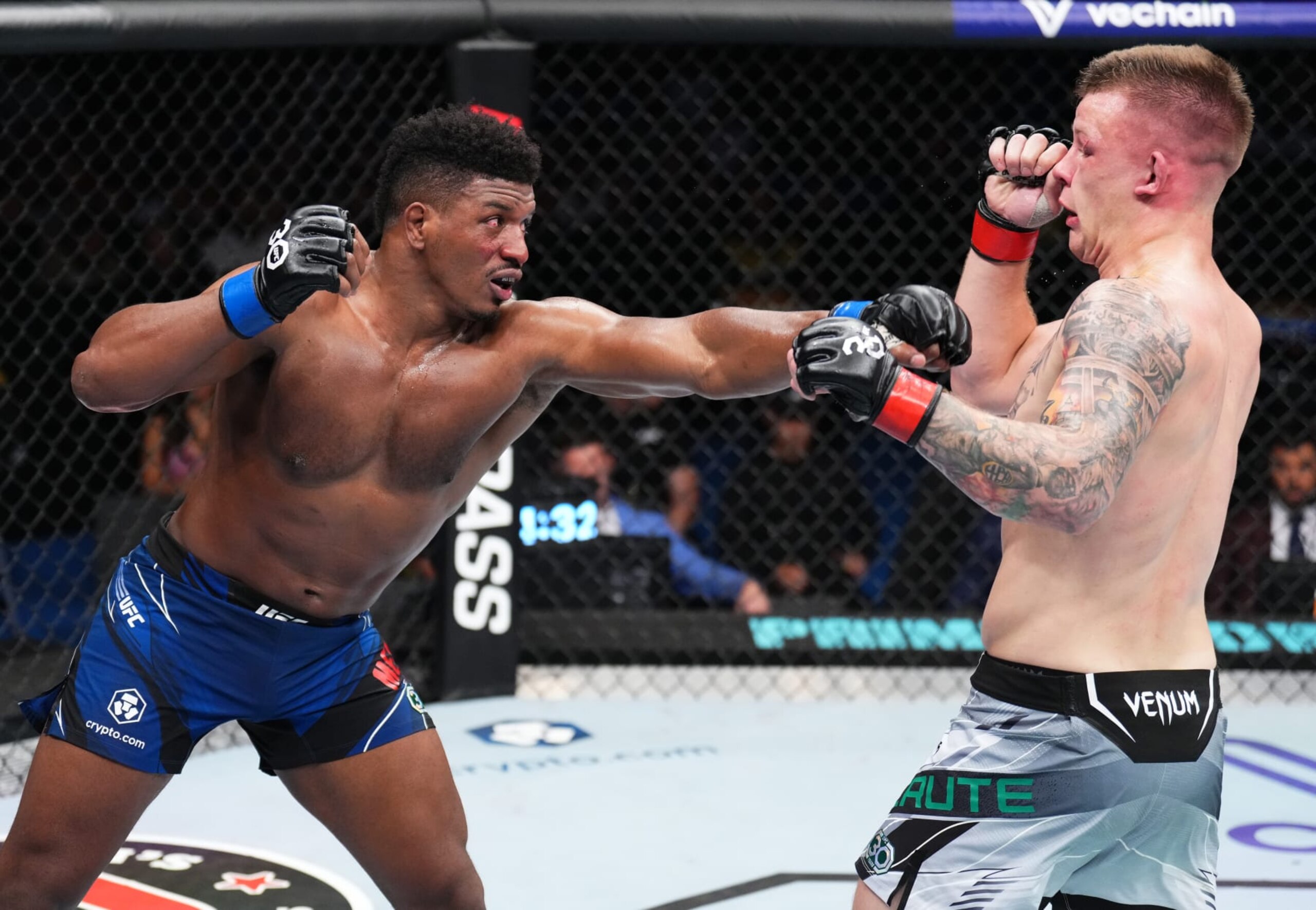 PERTH, AUSTRALIA - FEBRUARY 12: (L-R) Alonzo Menifield punches Jimmy Crute of Australia in a light heavyweight fight during the UFC 284 event at RAC Arena on February 12, 2023 in Perth, Australia. (Photo by Chris Unger/Zuffa LLC via Getty Images) PERTH, AUSTRALIA - FEBRUARY 12: (L-R) Alonzo Menifield punches Jimmy Crute of Australia in a light heavyweight fight during the UFC 284 event at RAC Arena on February 12, 2023 in Perth, Australia. (Photo by Chris Unger/Zuffa LLC via Getty Images)