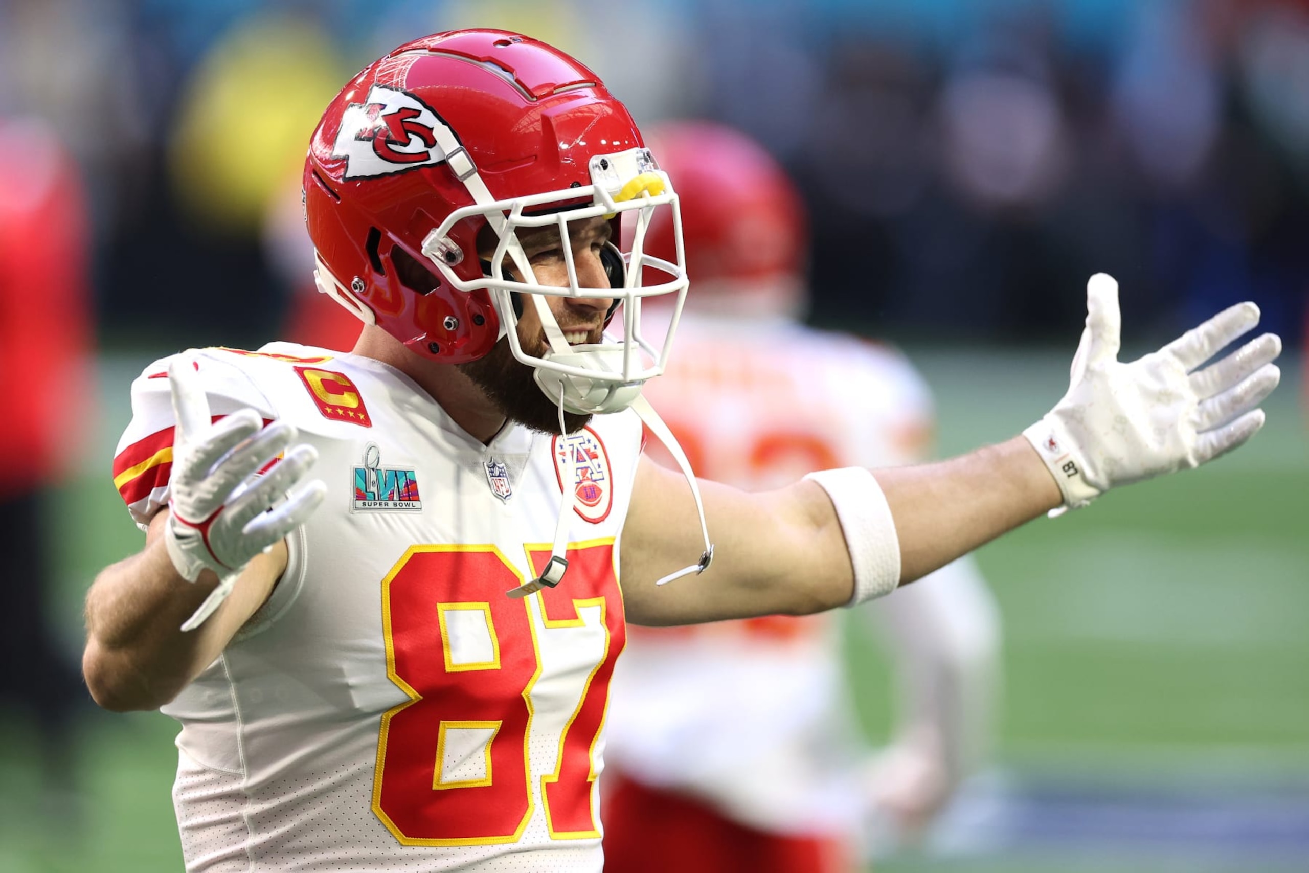 GLENDALE, ARIZONA - FEBRUARY 12: Travis Kelce #87 of the Kansas City Chiefs warms up prior to Super Bowl LVII against the Philadelphia Eagles at State Farm Stadium on February 12, 2023 in Glendale, Arizona. (Photo by Ezra Shaw/Getty Images)