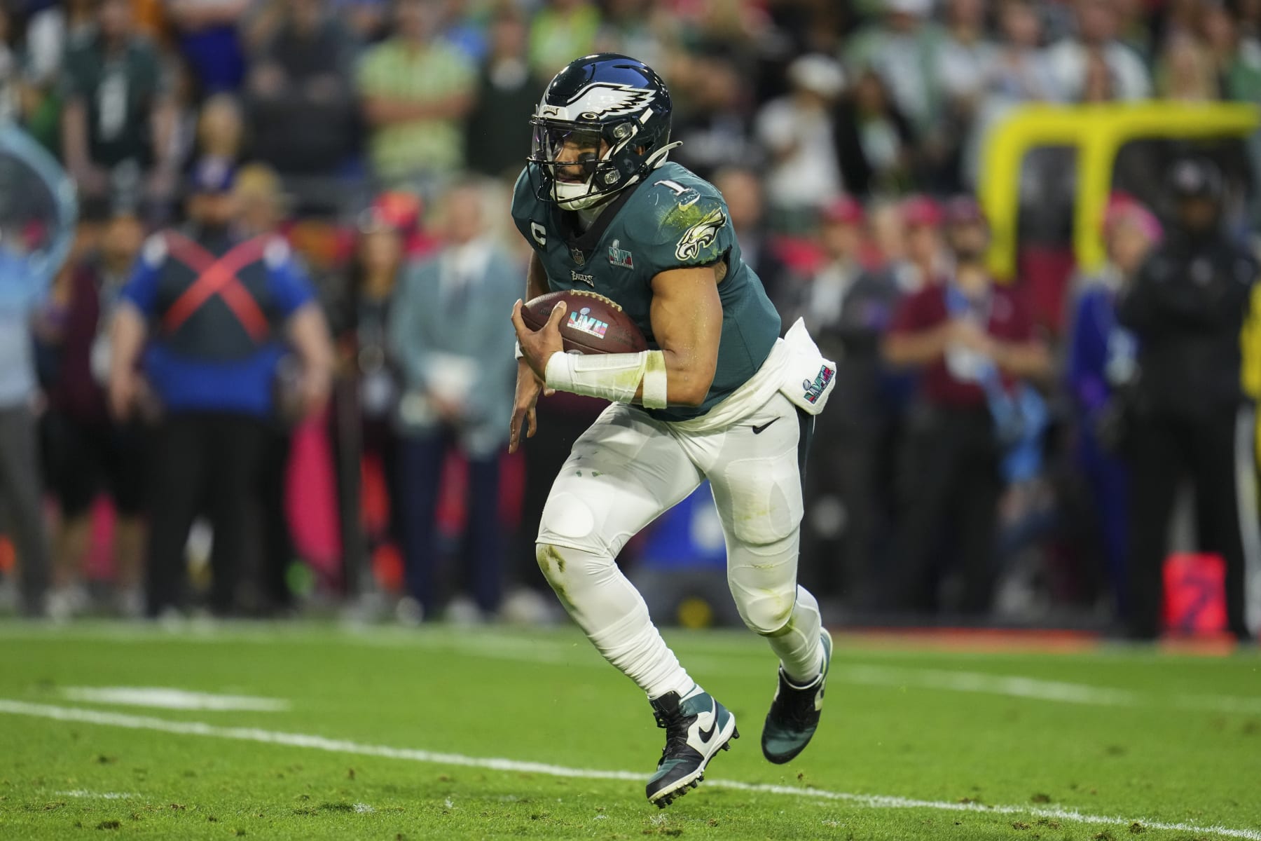 GLENDALE, AZ - FEBRUARY 12: Jalen Hurts #1 of the Philadelphia Eagles runs the ball against the Kansas City Chiefs during the second quarter in Super Bowl LVII at State Farm Stadium on February 12, 2023 in Glendale, Arizona. (Photo by Cooper Neill/Getty Images)