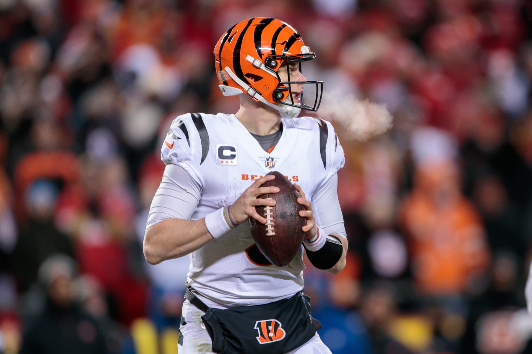KANSAS CITY, MO - JANUARY 29: Cincinnati Bengals quarterback Joe Burrow (9) looks to pass against the Kansas City Chiefs on January 29th, 2023 at Arrowhead Stadium in Kansas City, Missouri. (Photo by William Purnell/Icon Sportswire via Getty Images)