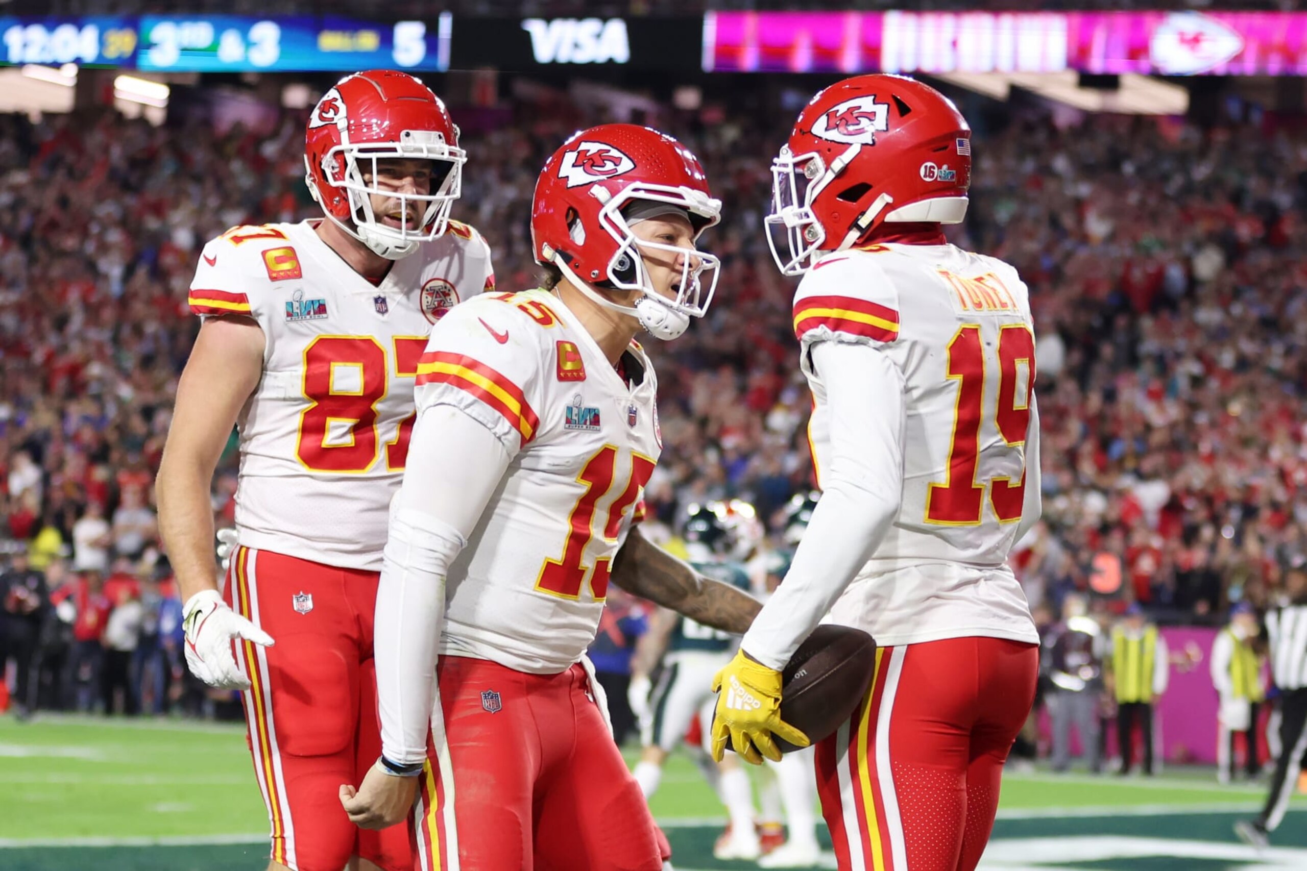 GLENDALE, ARIZONA - FEBRUARY 12: Kadarius Toney #19 of the Kansas City Chiefs celebrates with Patrick Mahomes #15 of the Kansas City Chiefs after a five yard touchdown reception against the Philadelphia Eagles during the fourth quarter in Super Bowl LVII at State Farm Stadium on February 12, 2023 in Glendale, Arizona. (Photo by Gregory Shamus/Getty Images)