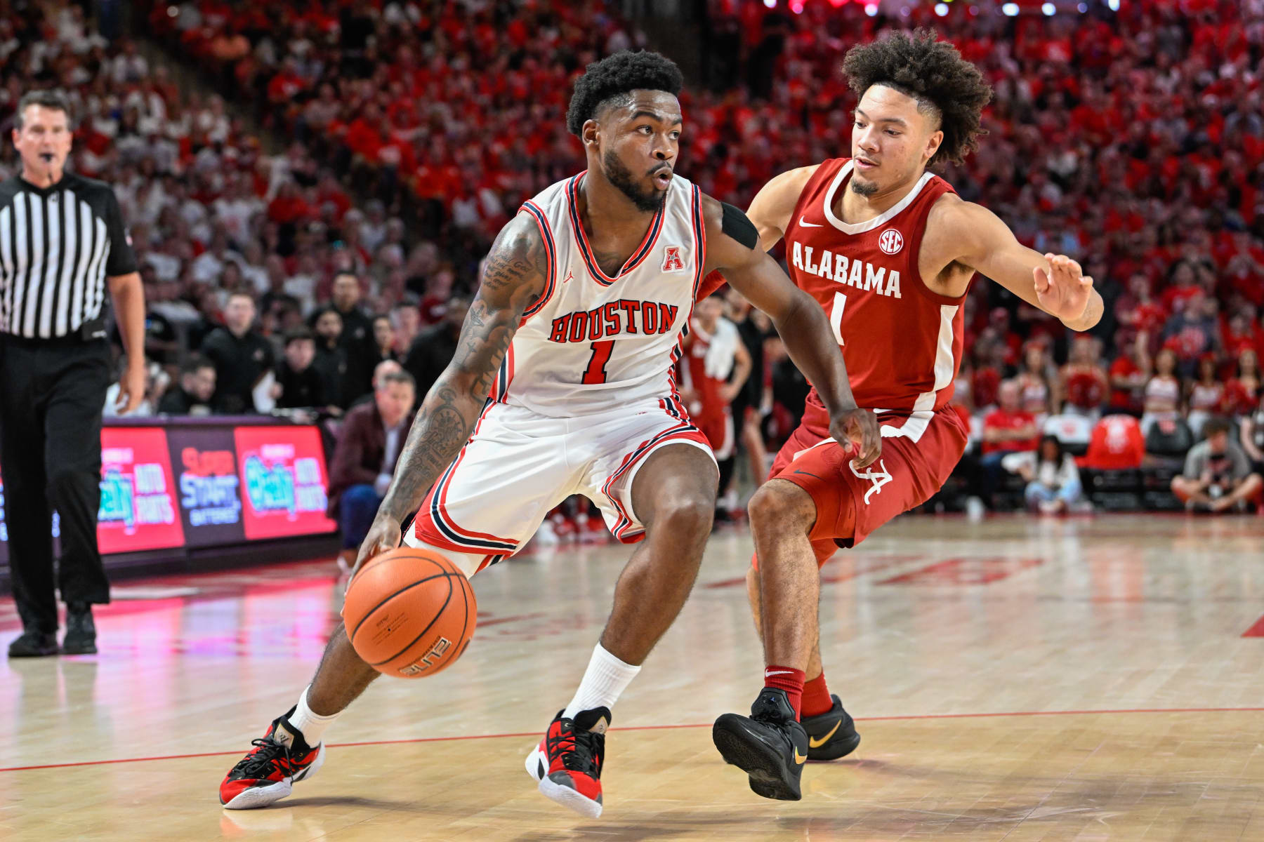 Houston's Jamal Shead and Alabama's Mark Sears