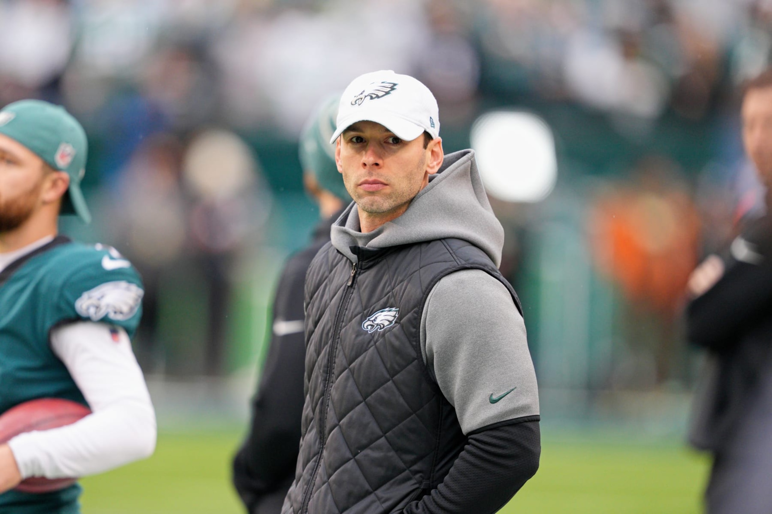 PHILADELPHIA, PA - JANUARY 29: Philadelphia Eagles defensive coordinator Jonathan Gannon looks on during the Championship game between the San Fransisco 49ers and the Philadelphia Eagles on January 29, 2023. (Photo by Andy Lewis/Icon Sportswire via Getty Images)