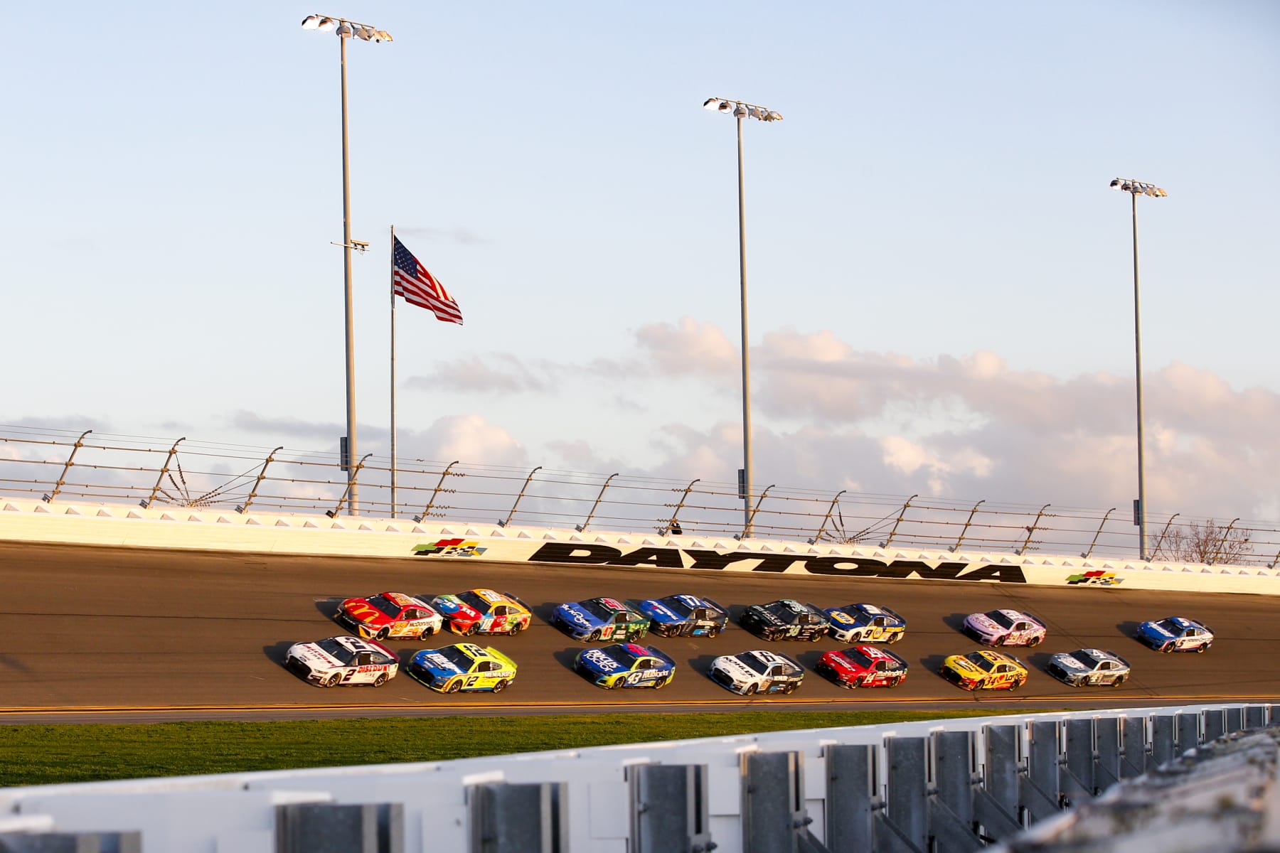 DAYTONA, FL - FEBRUARY 20: Austin Cindric (#2 Team Penske Discount Tire Ford) leads the field during the Daytona 500 NASCAR Cup Series race on February 20, 2022 at Daytona International Speedway in Daytona Beach, Fl. (Photo by David Rosenblum/Icon Sportswire via Getty Images)