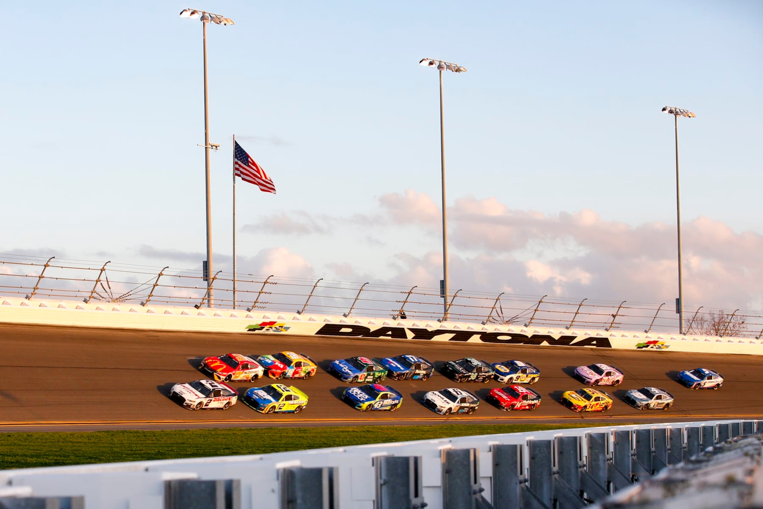 DAYTONA, FL - FEBRUARY 20: Austin Cindric (#2 Team Penske Discount Tire Ford) leads the field during the Daytona 500 NASCAR Cup Series race on February 20, 2022 at Daytona International Speedway in Daytona Beach, Fl. (Photo by David Rosenblum/Icon Sportswire via Getty Images)