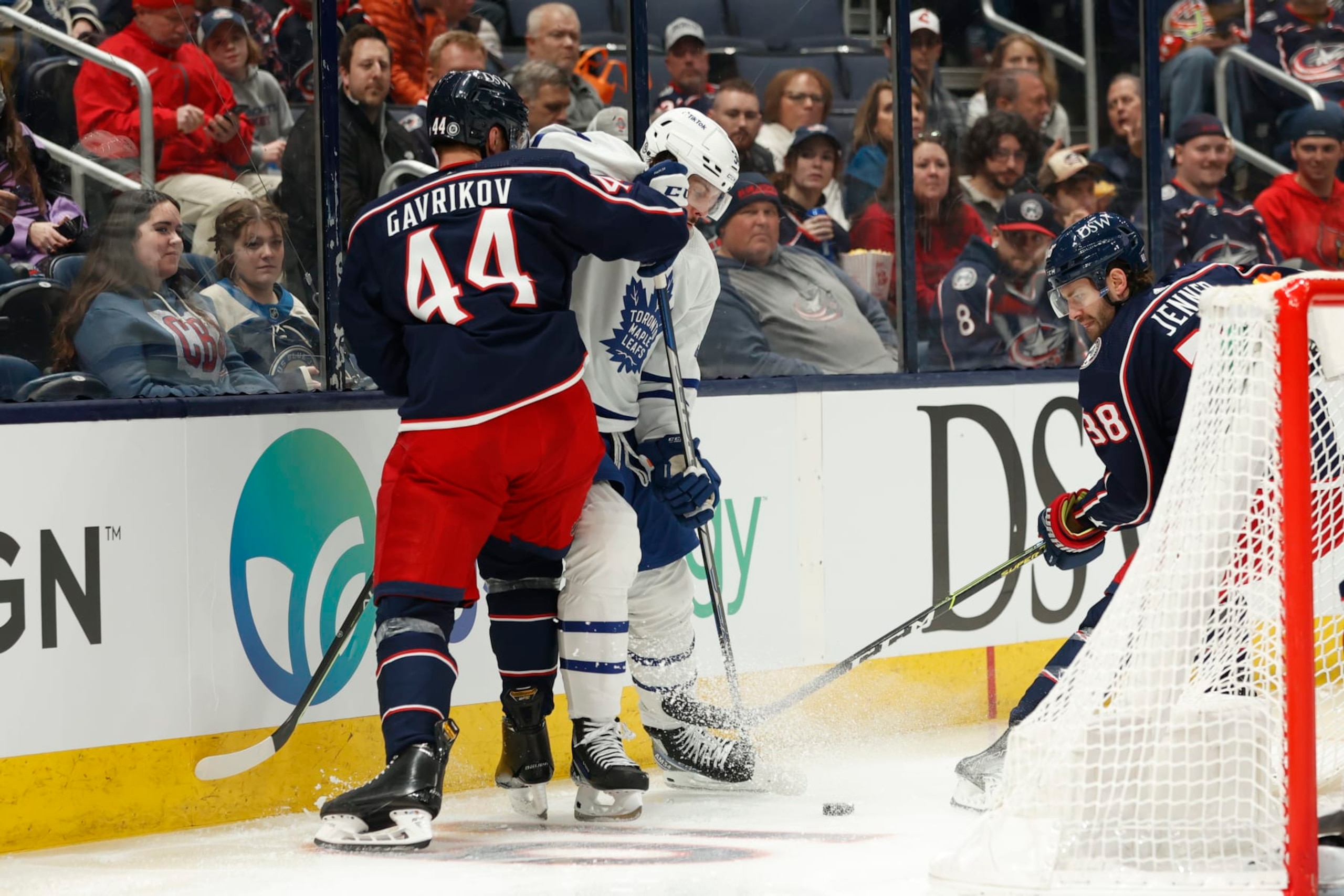 COLUMBUS, OH - MARCH 07: Toronto Maple Leafs center Auston Matthews (34) defended by Columbus Blue Jackets defenceman Vladislav Gavrikov (44) behind the goal during the game between the Columbus Blue Jackets and the Toronto Maple Leafs on March 7, 2022, at Nationwide Arena in Columbus, Ohio. (Photo by Graham Stokes/Icon Sportswire via Getty Images) COLUMBUS, OH - MARCH 07: Toronto Maple Leafs center Auston Matthews (34) defended by Columbus Blue Jackets defenceman Vladislav Gavrikov (44) behind the goal during the game between the Columbus Blue Jackets and the Toronto Maple Leafs on March 7, 2022, at Nationwide Arena in Columbus, Ohio. (Photo by Graham Stokes/Icon Sportswire via Getty Images)