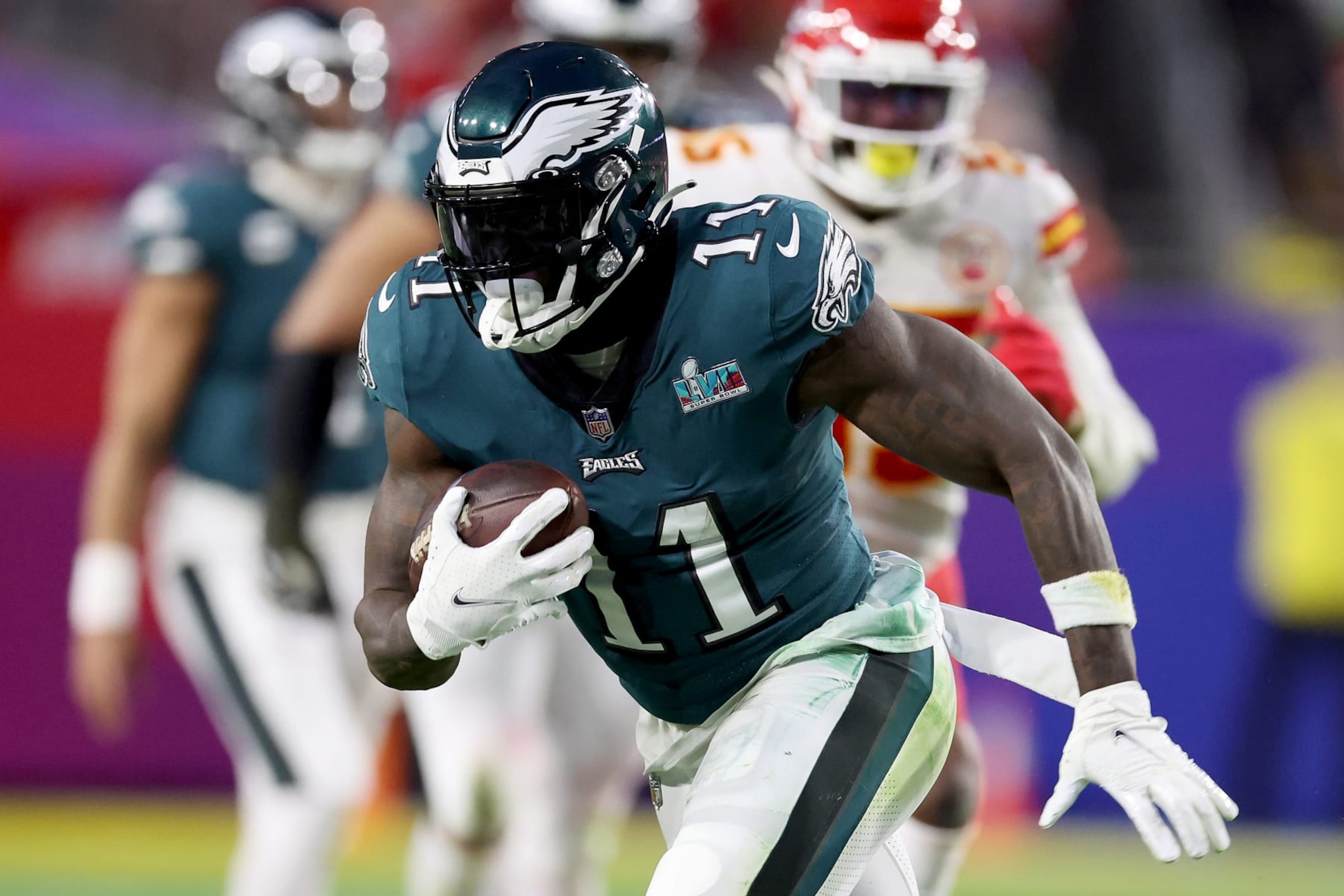 GLENDALE, ARIZONA - FEBRUARY 12: A.J. Brown #11 of the Philadelphia Eagles carries the ball against the Kansas City Chiefs during the second quarter in Super Bowl LVII at State Farm Stadium on February 12, 2023 in Glendale, Arizona. (Photo by Gregory Shamus/Getty Images)