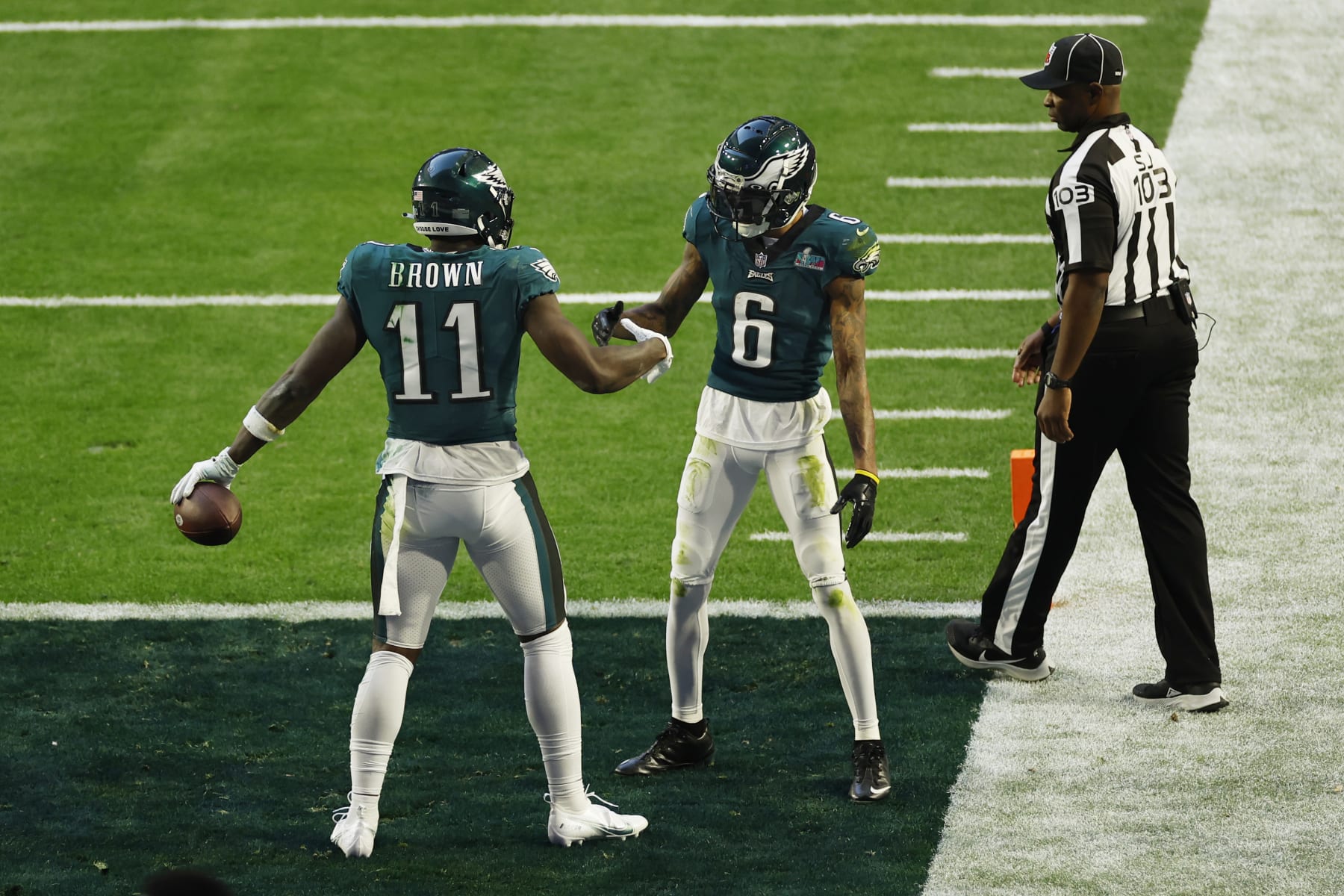 A.J. Brown (left) and DeVonta Smith (right)