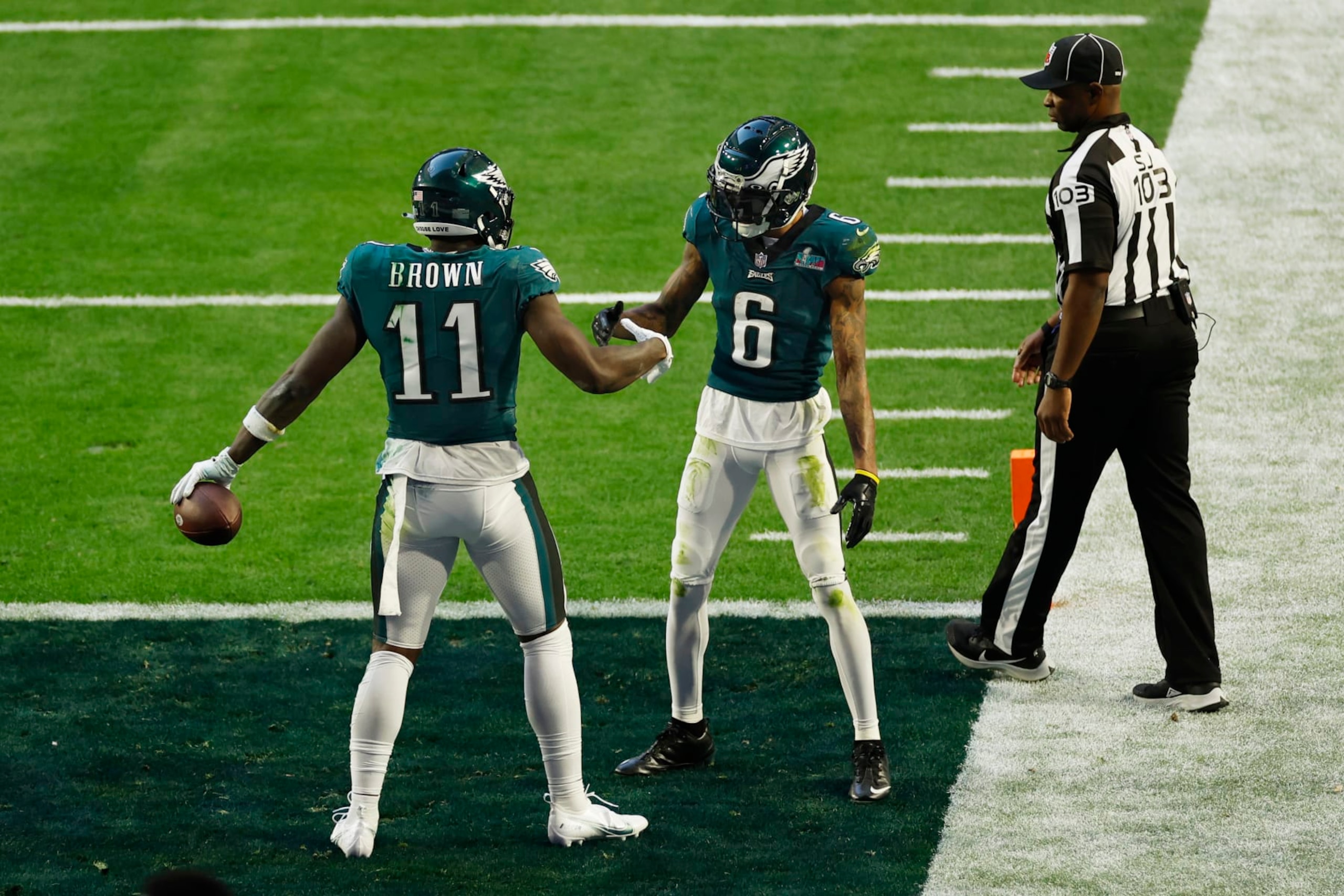 A.J. Brown (left) and DeVonta Smith (right)