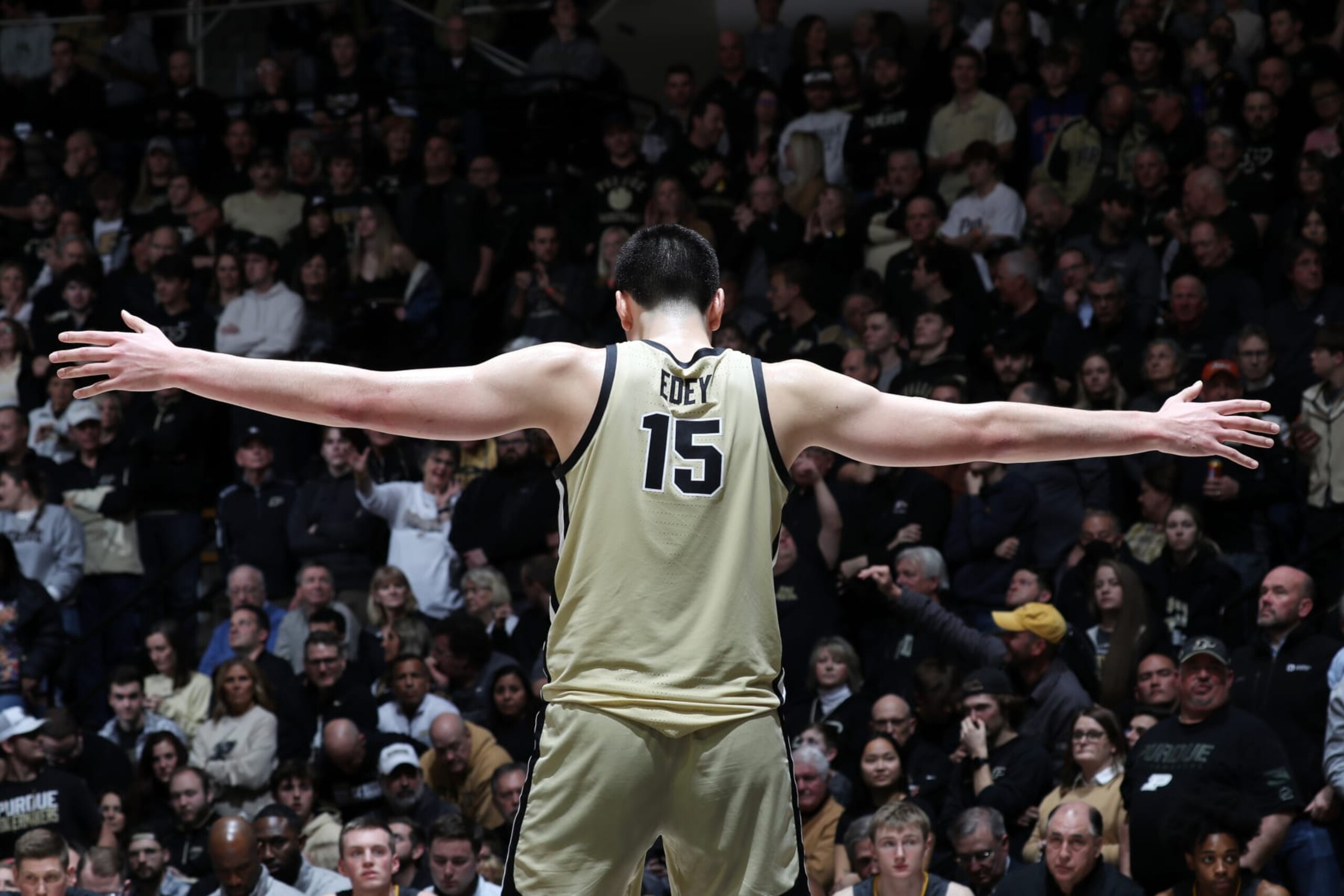 WEST LAFAYETTE, IN - FEBRUARY 09: Purdue Boilermakers center Zach Edey (15) plays defense against the Iowa Hawkeyes on February 9, 2023, at Mackey Arena in West Lafayette, Indiana. (Photo by Brian Spurlock/Icon Sportswire via Getty Images)