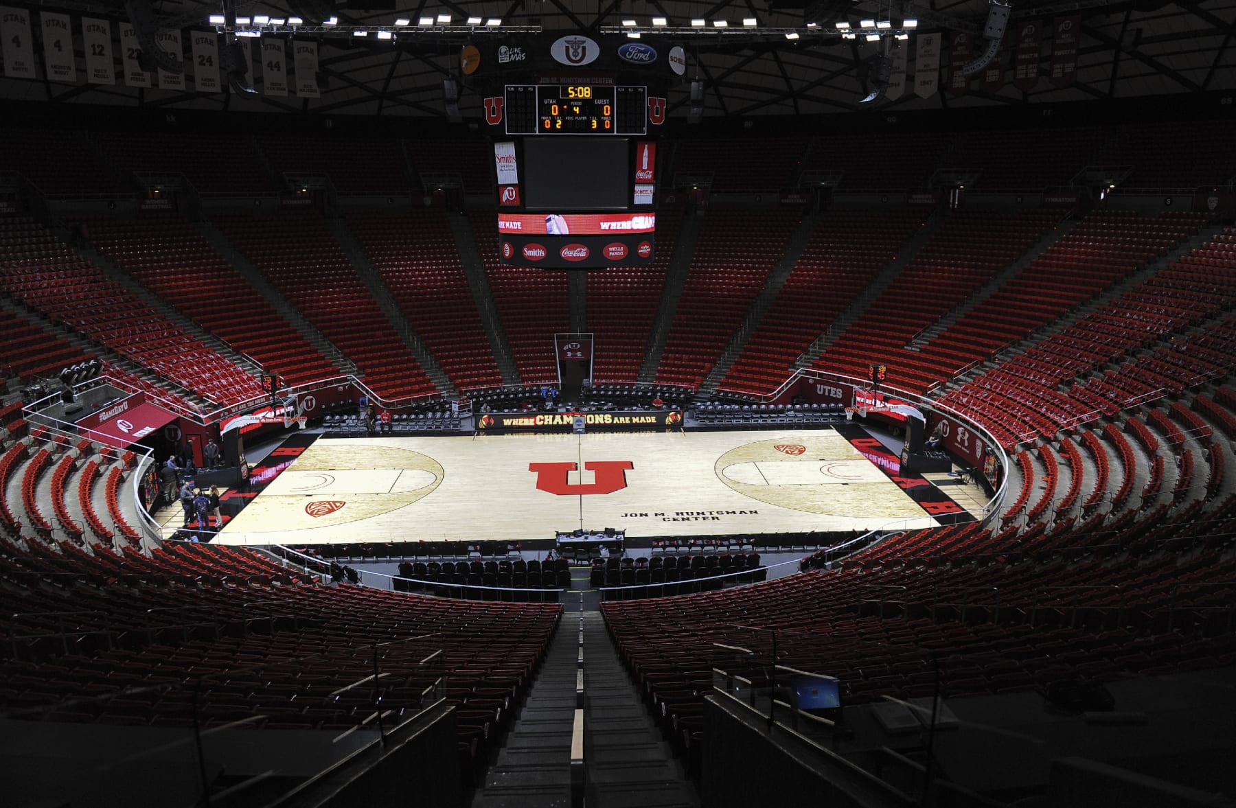 SALT LAKE CITY, UT - FEBRUARY 10: General view of the Jon M. Huntsman Center before the game between the Washington Huskies and the Utah Utes on February 10, 2016 in Salt Lake City, Utah. (Photo by Gene Sweeney Jr/Getty Images)