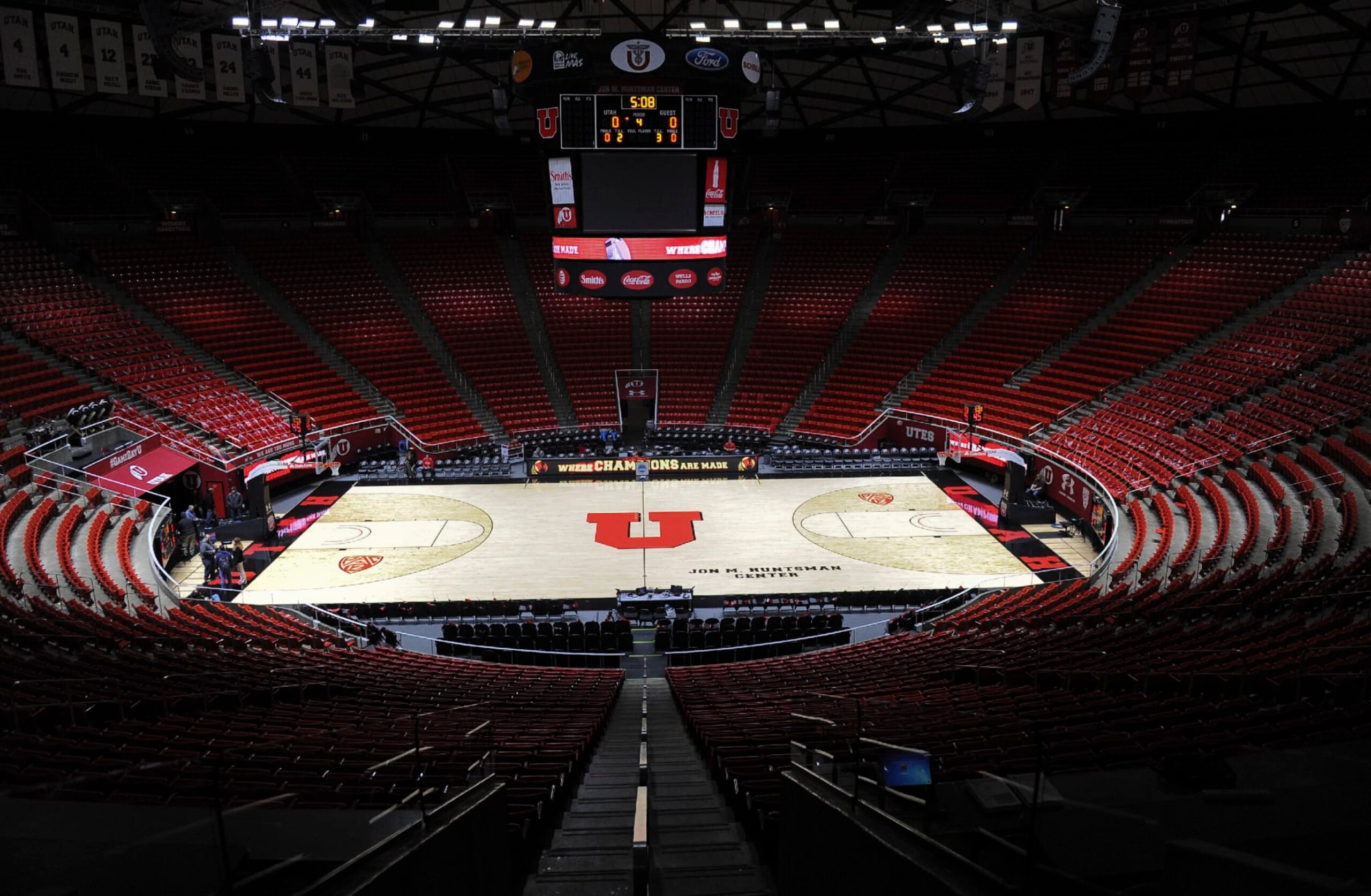 SALT LAKE CITY, UT - FEBRUARY 10: General view of the Jon M. Huntsman Center before the game between the Washington Huskies and the Utah Utes on February 10, 2016 in Salt Lake City, Utah. (Photo by Gene Sweeney Jr/Getty Images)