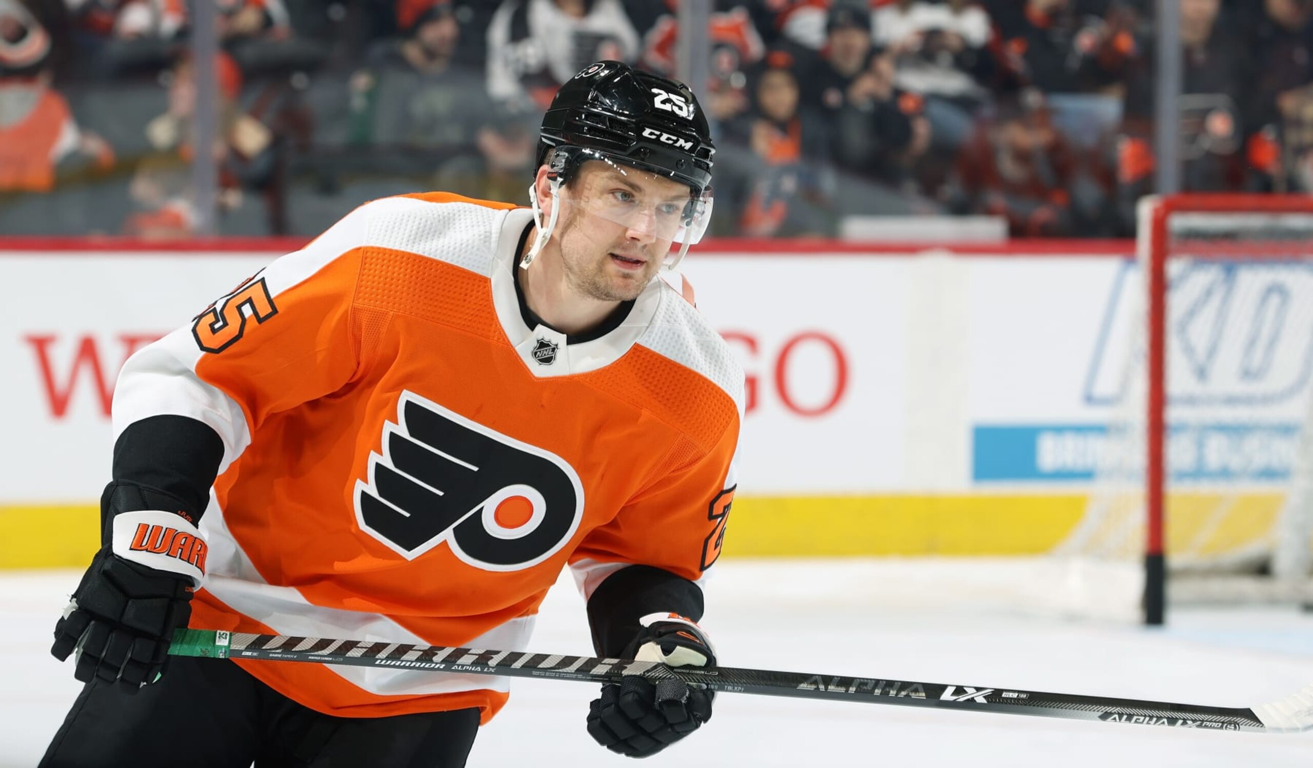 PHILADELPHIA, PENNSYLVANIA - FEBRUARY 06:  James van Riemsdyk #25 of the Philadelphia Flyers skates during warm-ups prior to his game against the New York Islanders at the Wells Fargo Center on February 6, 2023 in Philadelphia, Pennsylvania.  (Photo by Len Redkoles/NHLI via Getty Images)
