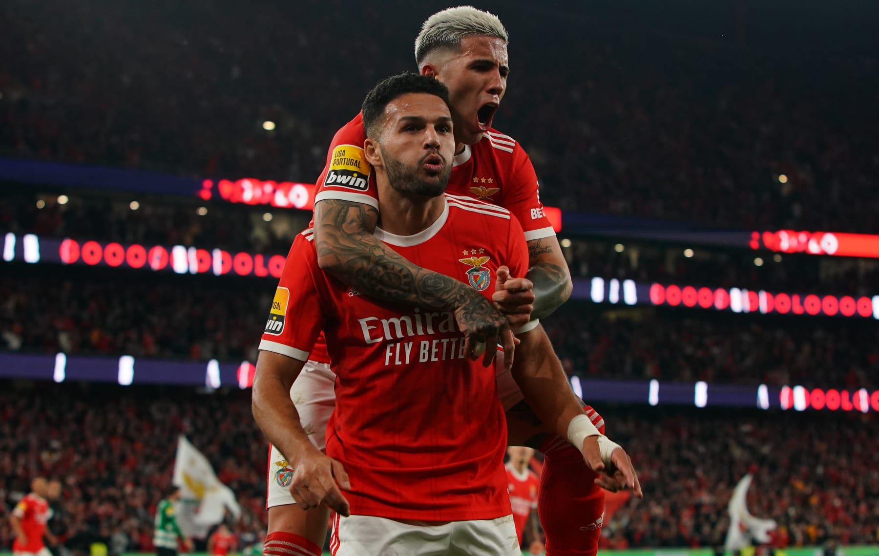 LISBON, PORTUGAL - JANUARY 15: Goncalo Ramos of SL Benfica celebrates after scoring a goal during the Liga Portugal Bwin match between SL Benfica and Sporting CP at Estadio da Luz on January 15, 2023 in Lisbon, Portugal.  (Photo by Gualter Fatia/Getty Images)