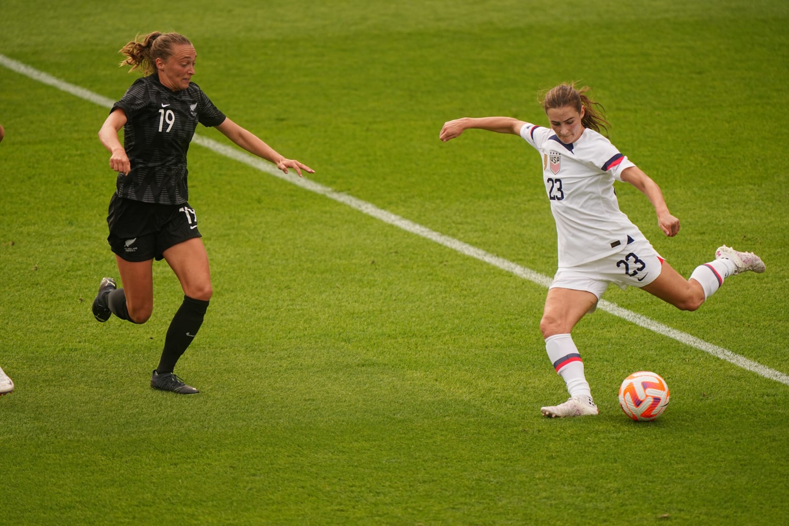 Women's Soccer: International Friendly: USA Emily Fox (23) in action, kicks the ball vs New Zealand Ferns during game at Eden Park. 
Auckland, New Zealand 1/21/2023 
CREDIT: Erick W. Rasco (Photo by Erick W. Rasco/Sports Illustrated via Getty Images) 
(Set Number: X164284 TK1)