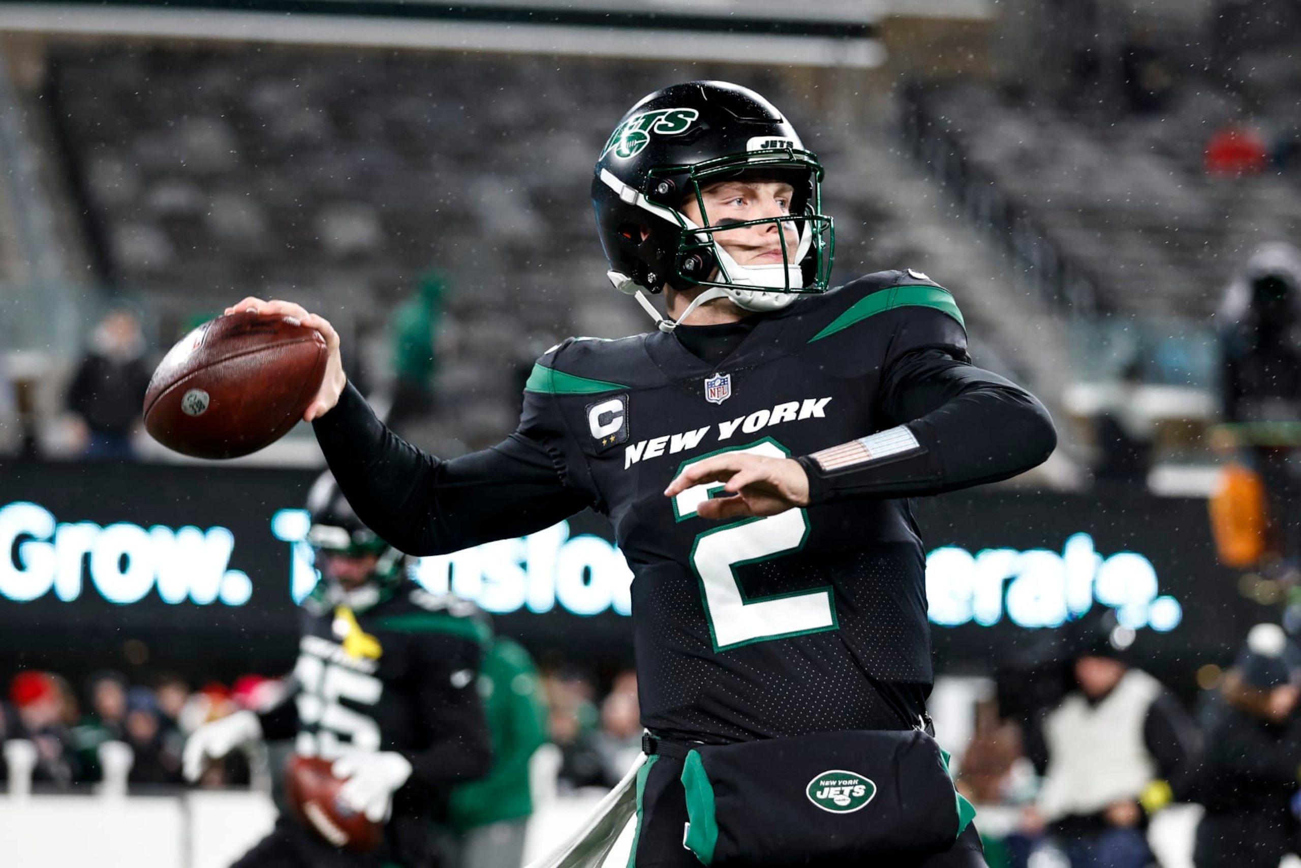 EAST RUTHERFORD, NEW JERSEY - DECEMBER 22: Zach Wilson #2 of the New York Jets passes as he warms up prior to an NFL football game between the New York Jets and the Jacksonville Jaguars at MetLife Stadium on December 22, 2022 in East Rutherford, New Jersey. (Photo by Michael Owens/Getty Images)