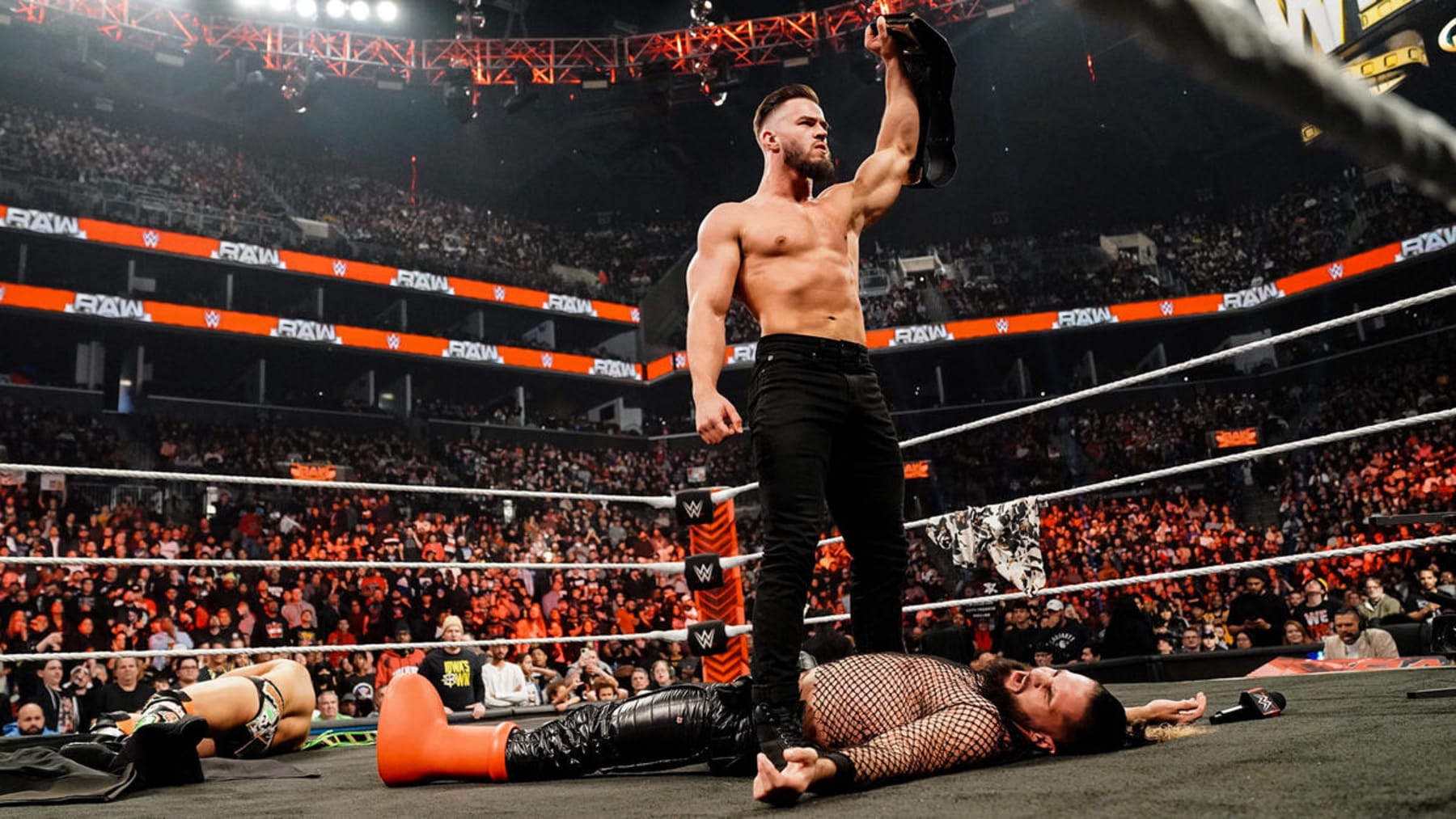 Austin Theory is determined to emerge from Elimination Chamber with his United States Championship reign intact.